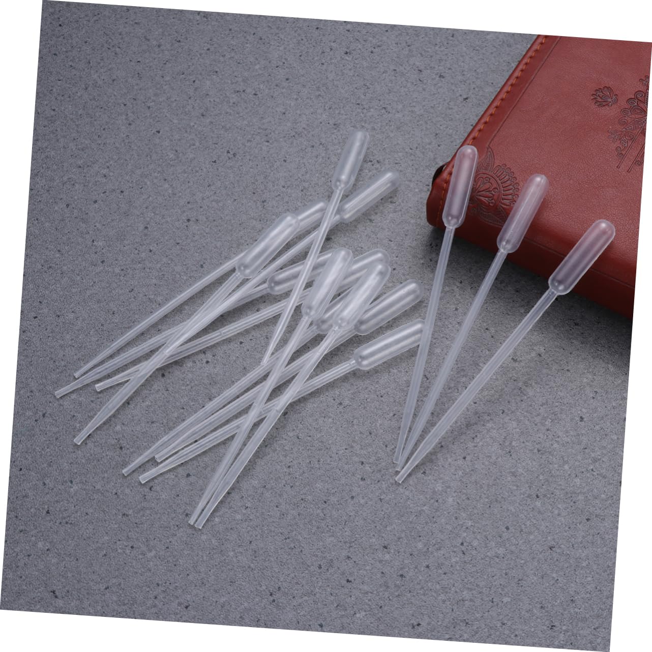 500 Pack Disposable Plastic Transfer Pipette 0.5ml Graduated | Soft Pliable Dropper, Micro Measuring Scale, for Essential Oils and Liquids, Bulk Quantity