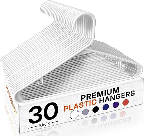 Miniatura 23 de HOUSE DAY Paquete de 10 perchas de plástico color negro, perchas de plástico con ganchos integrados, percha duradera y fuerte para armario, ahorro