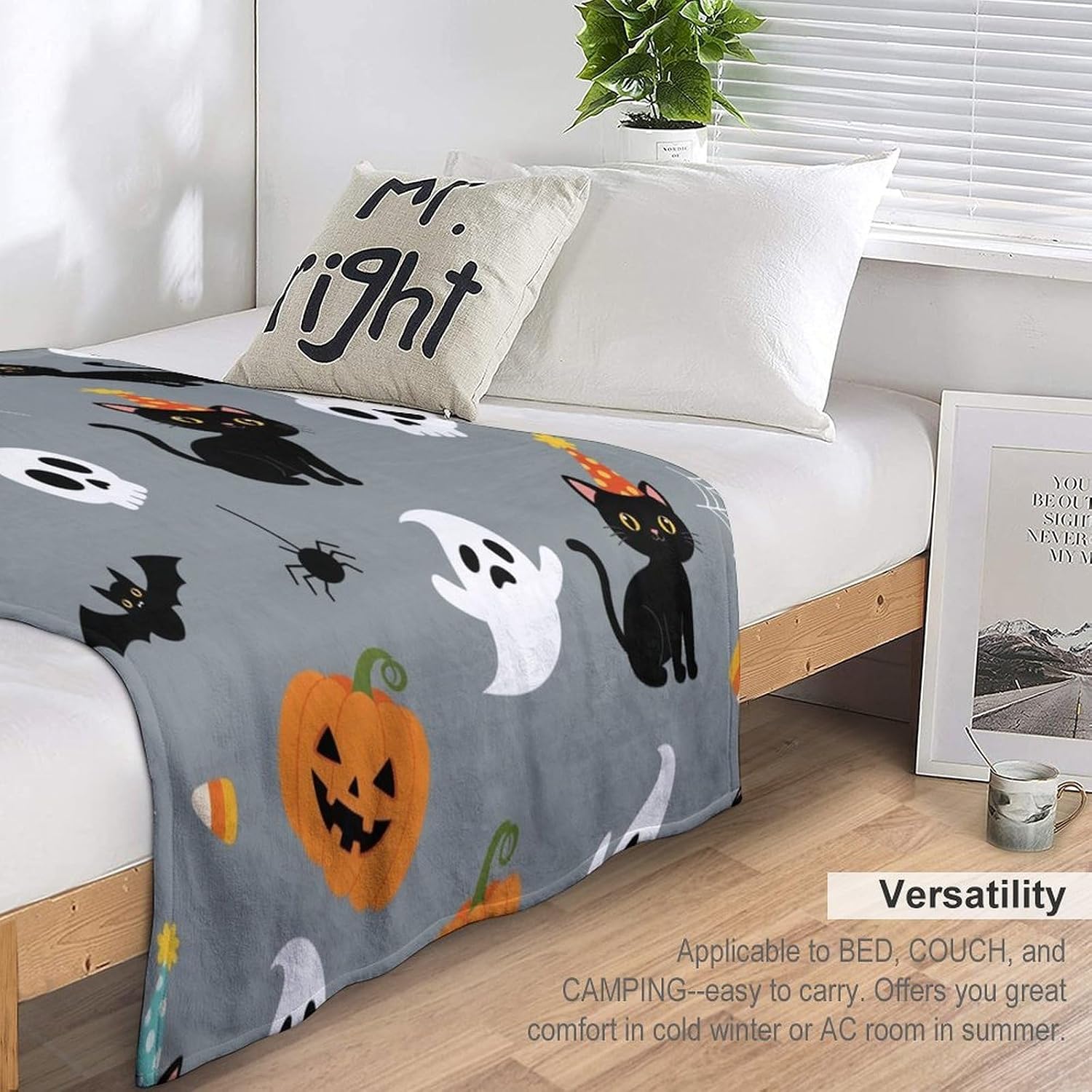 Halloween Cats Ghosts Bats Flannel Throw Blankets Soft Lightweight Fuzzy Plush Decor Blankets and Throws for Couch Sofa Bed 50"x60"