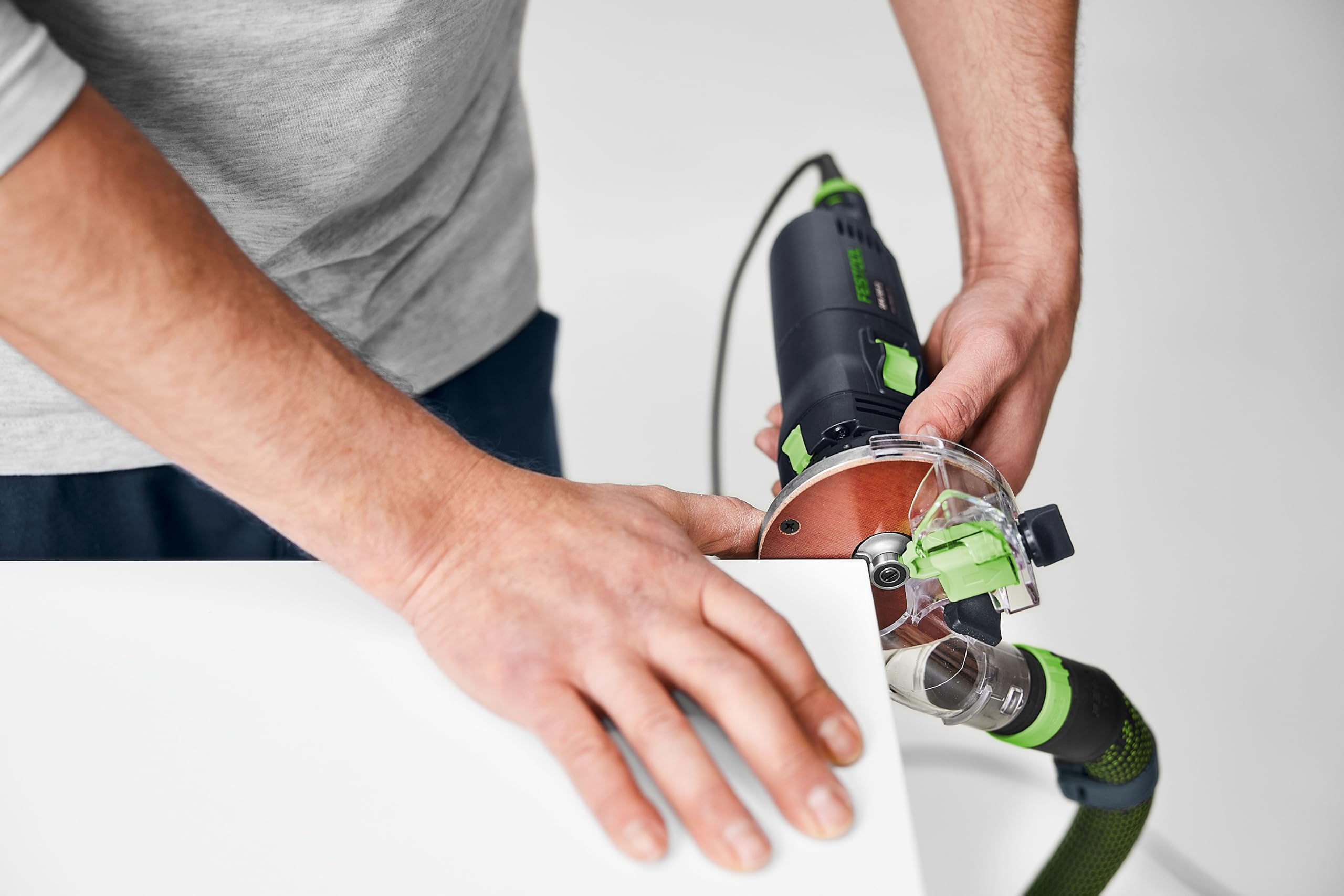 Festool Fresadora de Cantos OFK 500 Q-Plus R3, 450 W | Ajuste de profundidad 1/10 mm - Suela de tejido duro - Parada de husillo - Peso 1,4 kg