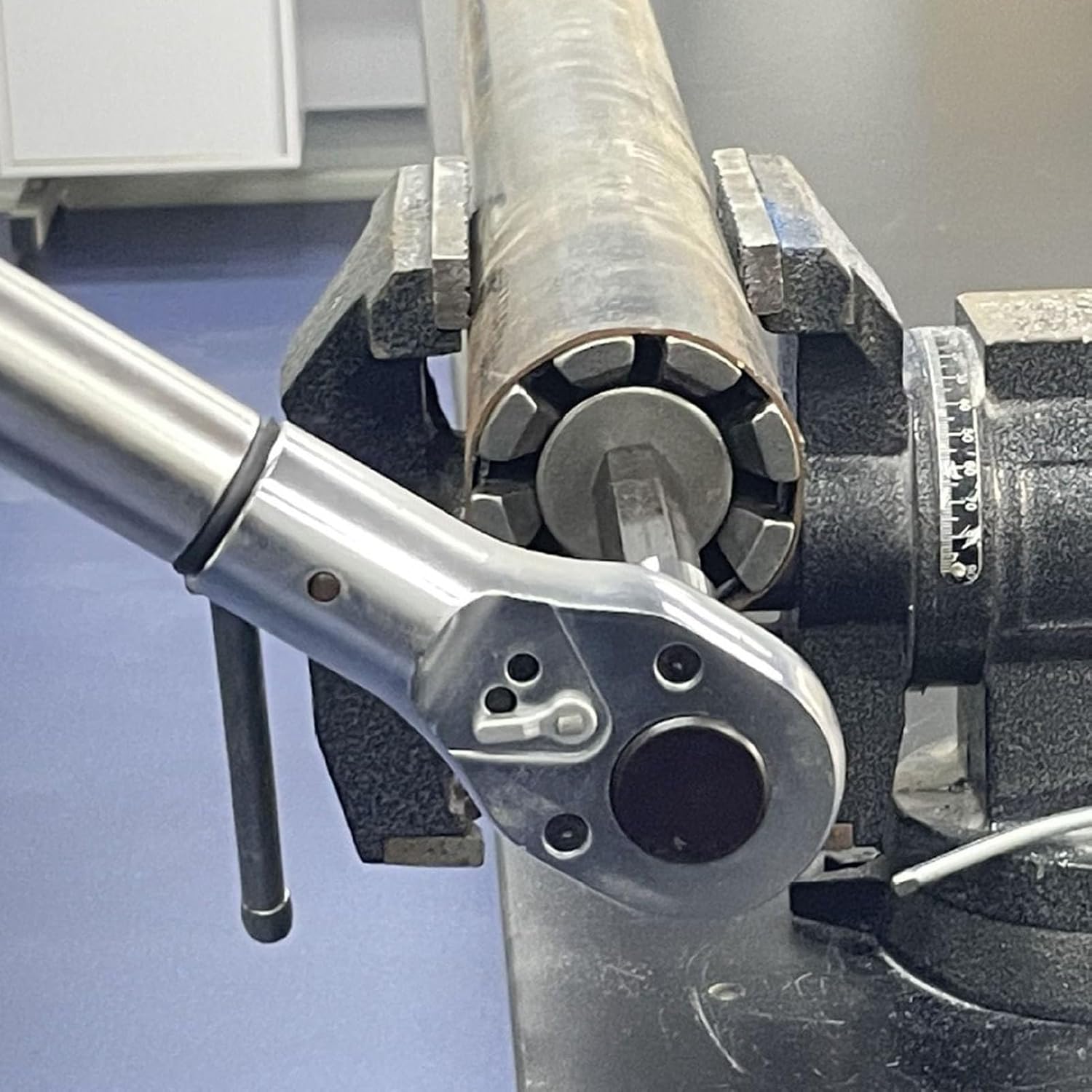 Genérico Exhaust Pipe Expander, Automotive Tool Kit 1-1/8 to 3-1/2 Inch, 12 Inch Exhaust Pipe Expander with Construction, Adjustable for HVA