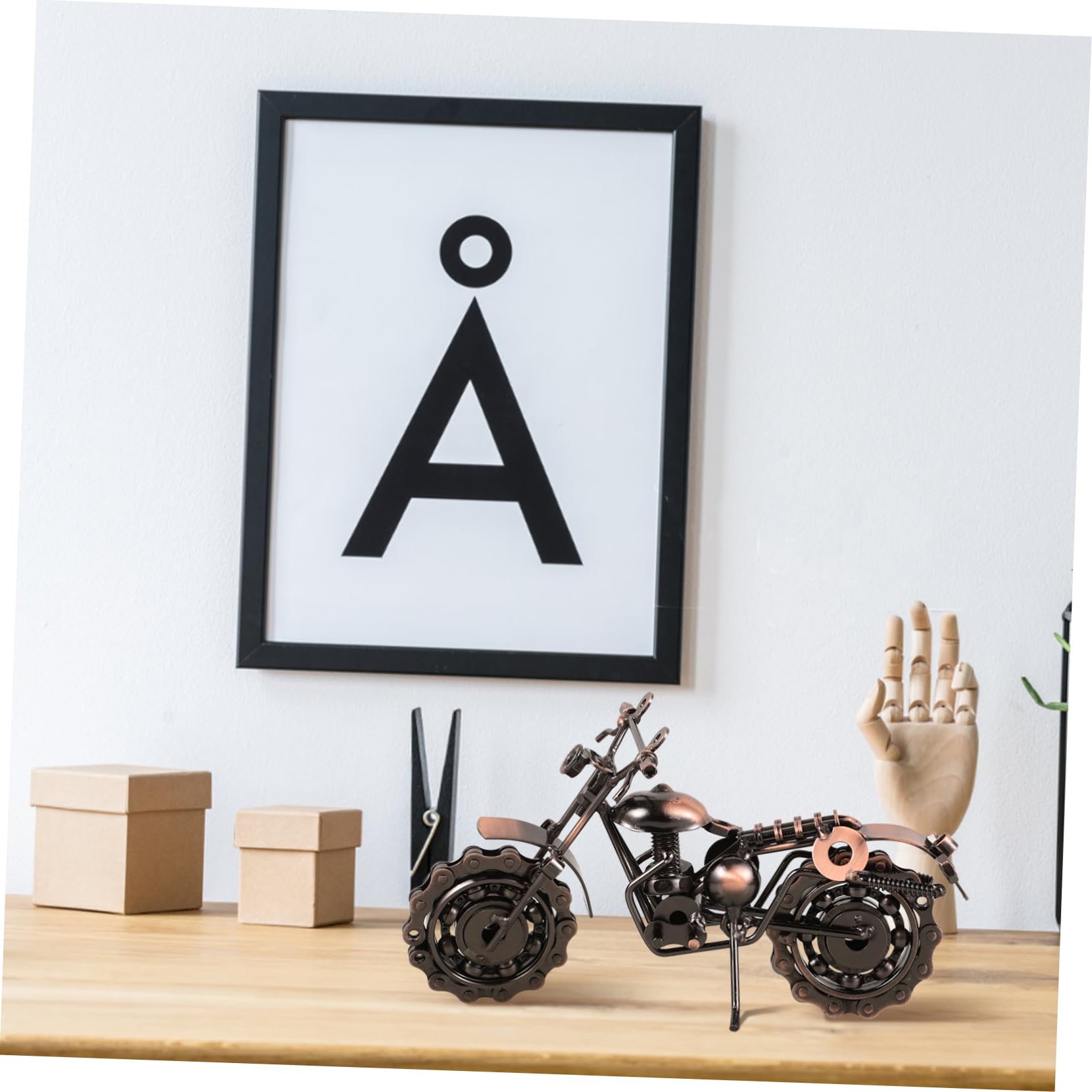 Motorrad Skulptur aus Eisenlegierung im Vintage Stil Dekoratives Kunsthandwerk Robust und Leicht Beschädigt als Schreibtisch oder Wohnzimmerschmuck