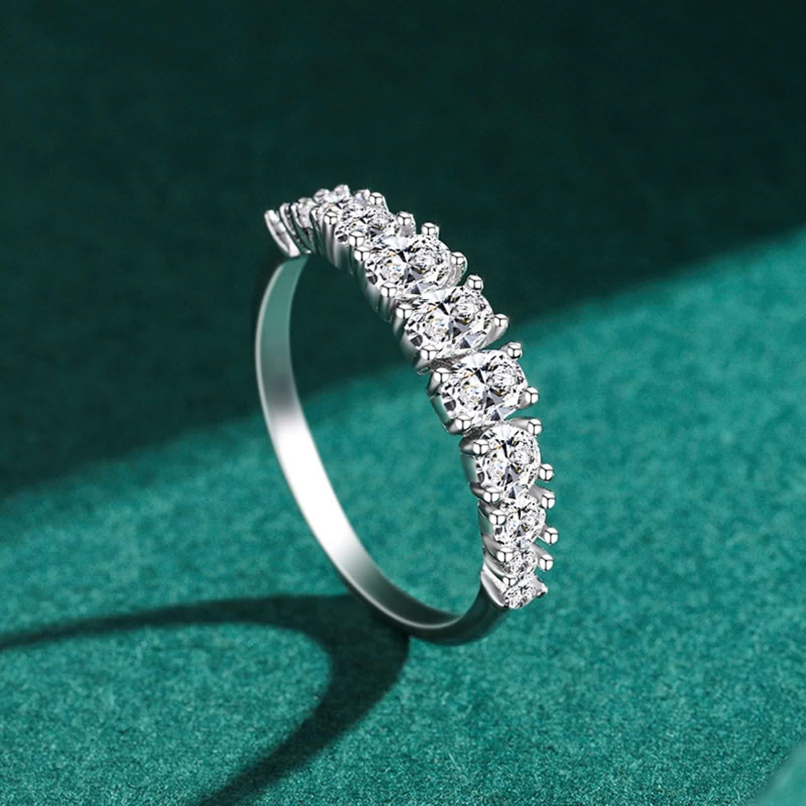 Moissanite Anillo de Oro Blanco, Anillo de Compromiso para Mujeres Diseño Apilable con Moissanite Ovalado y Redondo de Oro Blanco de 9 K