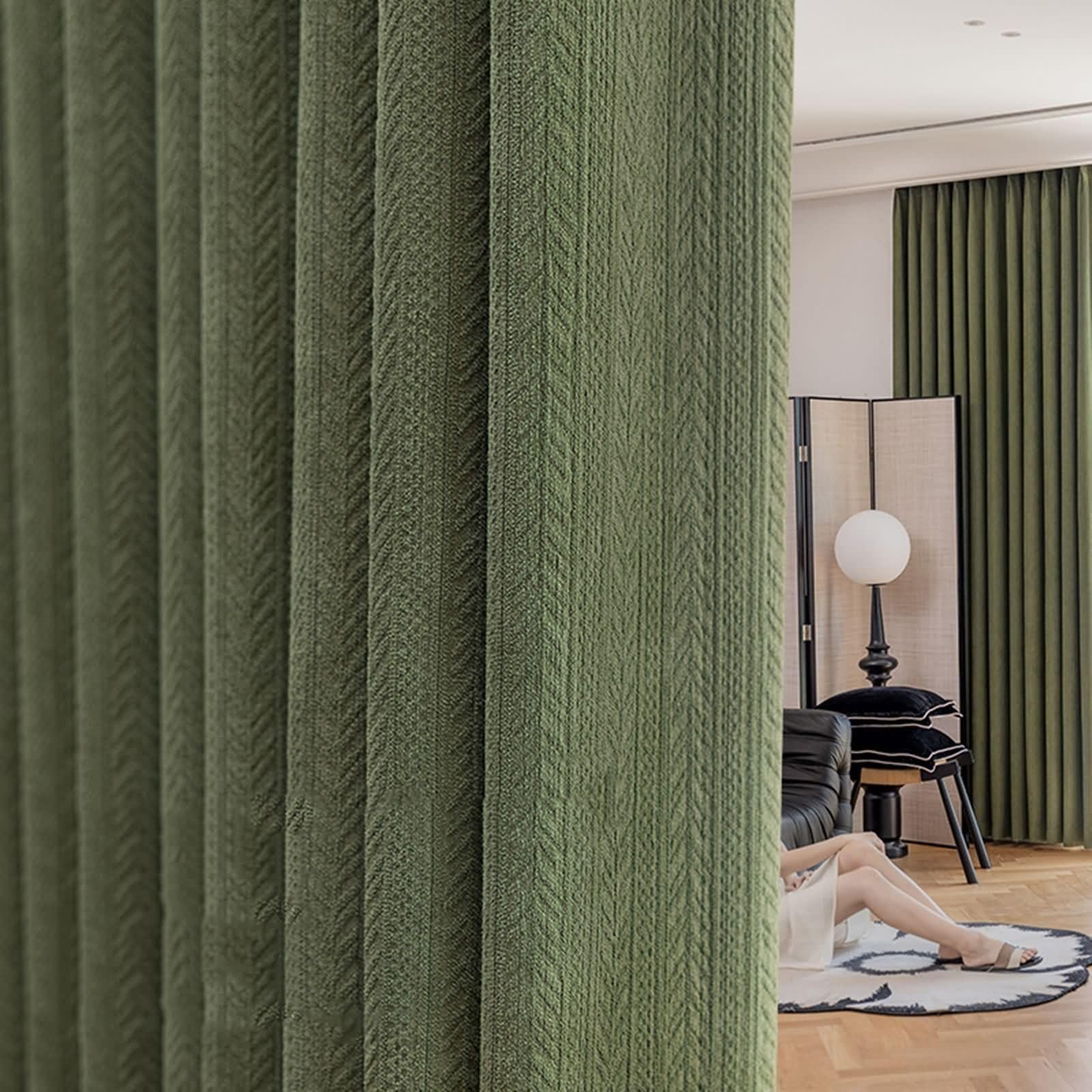 KnSam Rideaux Occultant Isolation Thermique Chenille Vert Olive, 2 Pièces, Rideau Fenetre Salon Jacquard Chevrons à Crochets, 102x138cm x 1pcs