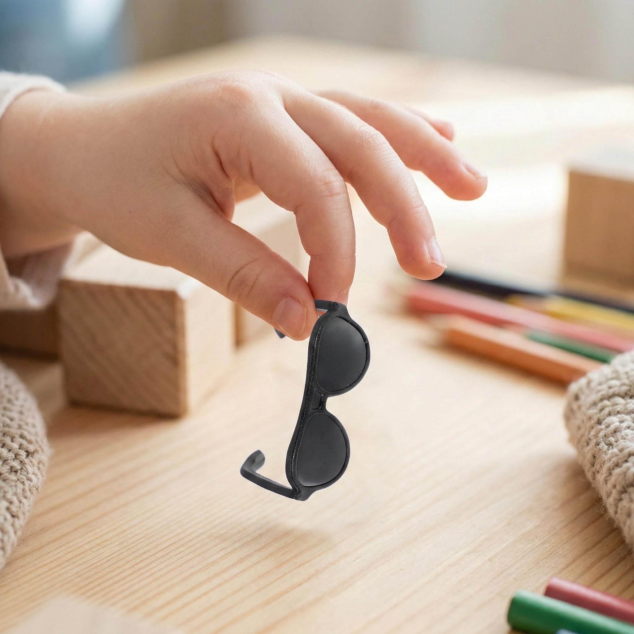 Mini Vestiti Per Oca Decorativa – Set 13 Pezzi: 7 Cappellini In Maglia E 6 Occhiali Da Sole – Per Statuetta Magnetica 17,78 Cm - 2