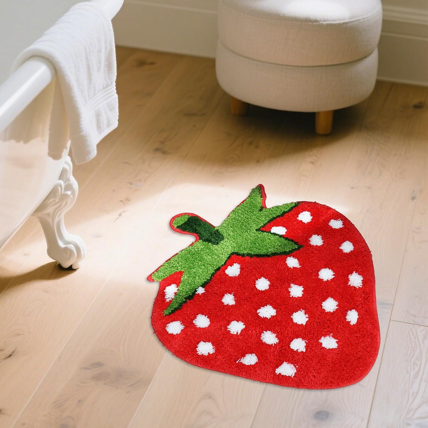 Cute Strawberry Bath Mat, Fruit Decor Door Mat Bathroom Area Rug Non-Slip Soft & Absorbent Plush Coral Fabric Toilet Bathtub Bathmat Washable 27.5" x 21.6"