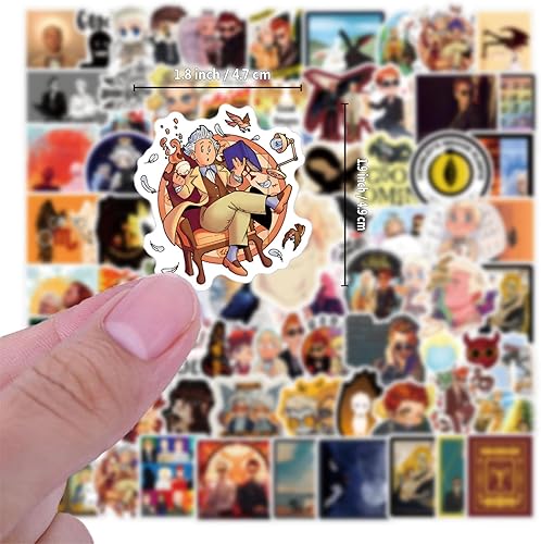 Miniatura 9 de Paquete de 123 calcomanías de dibujos animados de Good Omen, decoración de Halloween, calcomanías impermeables de vinilo para botella de agua,