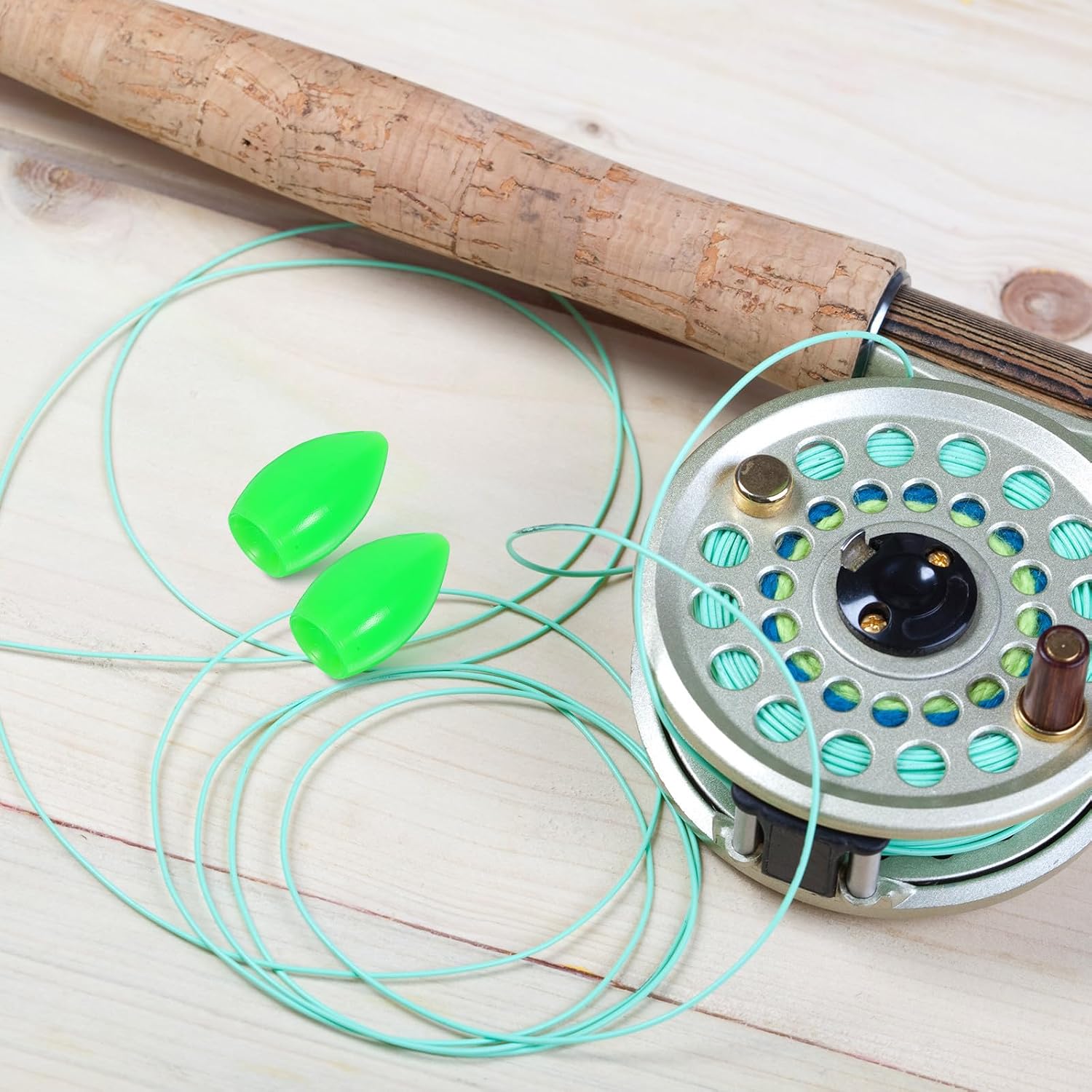 BETOOKY 100pcs Glow Fishing Beads Oval Round Abs Bait Eggs with Floating Assist and Wide Compatibility for Saltwater and Freshwater Fishing Lures and Fish Line