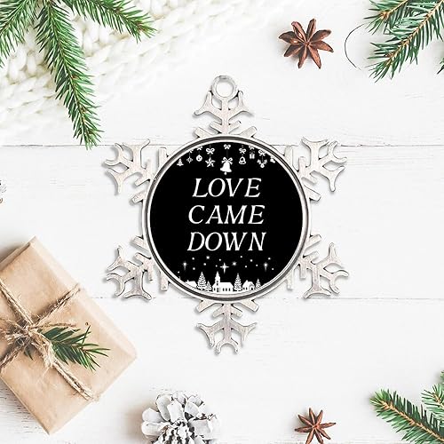 Miniatura 9 de Adornos colgantes para árbol de Navidad con texto en inglés For Unto Us A Child is Born, adorno de copo de nieve de metal cristiano, decoración de