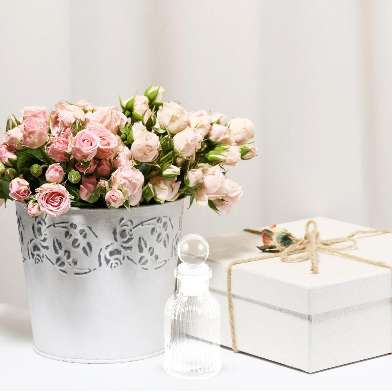 12 Stück Nachfüllbare Glasflaschen mit 50 Ml Fassungsvermögen und Kreuzmotiv Elegante Weihwasserflaschen für Taufen und Religiöse Feiern als Gastgeschenk