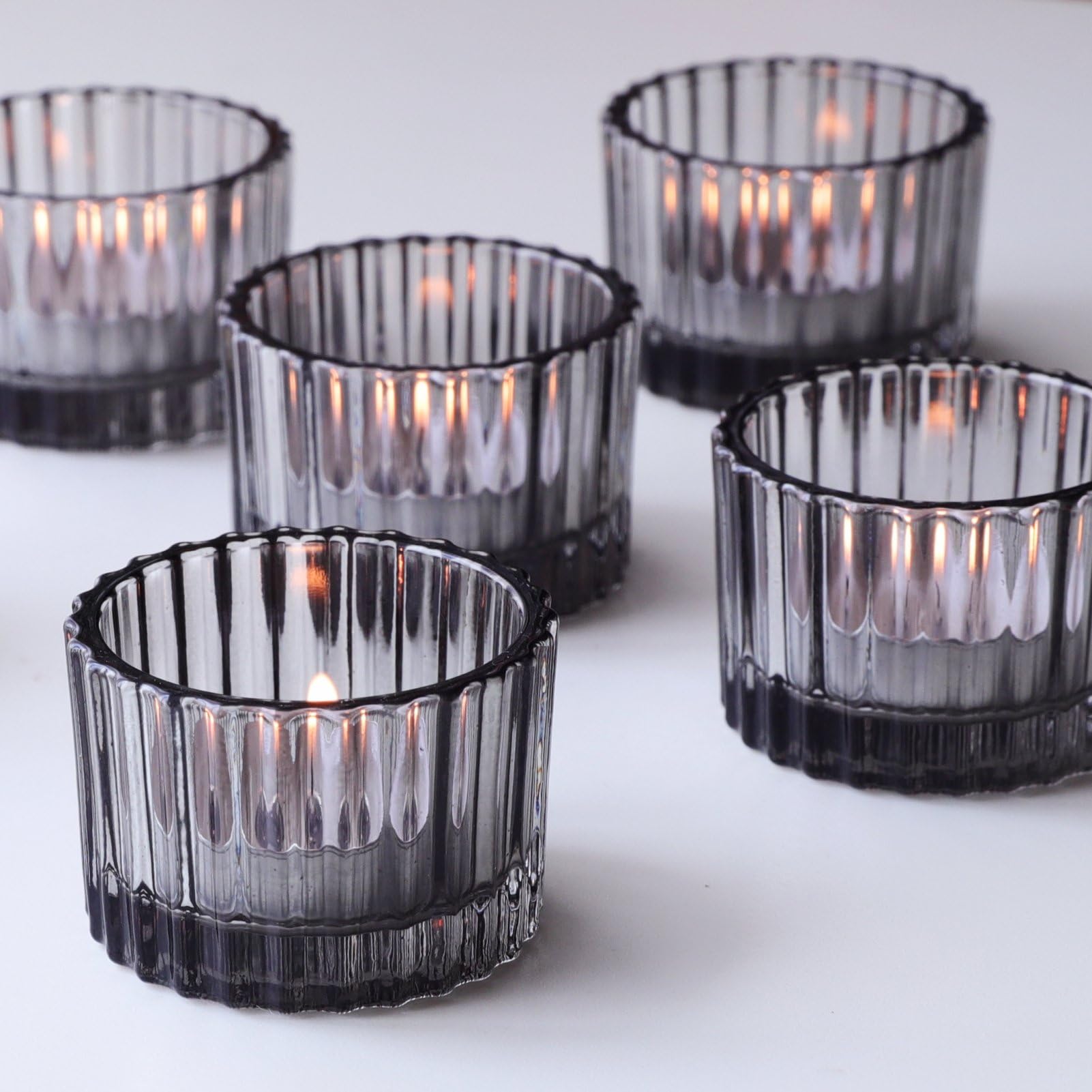 VOHO Lot de 12 photophores classiques gris pour décoration d'intérieur moderne, en verre côtelé, cadeaux pour Thanksgiving, vacances, petits bougeoirs votifs pour fête d'anniversaire