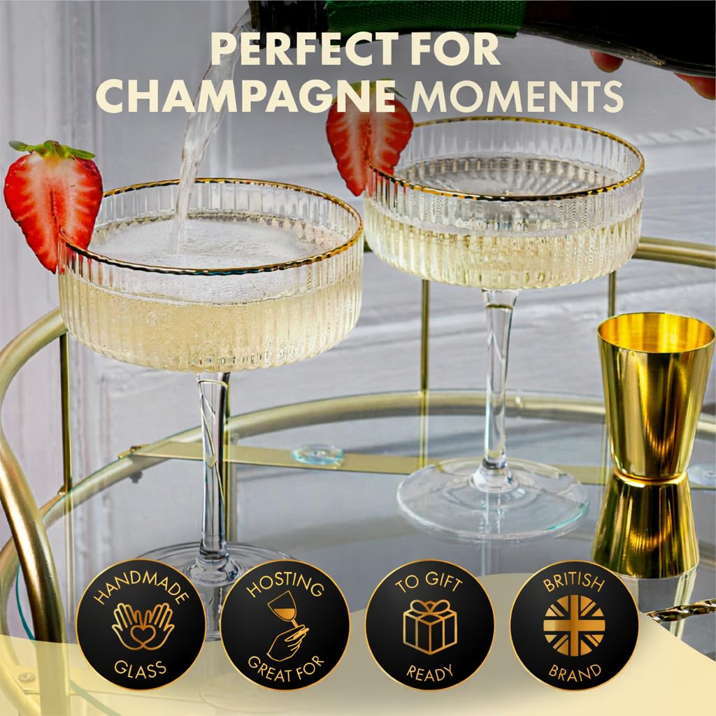 Vemacity Ensemble d'outils de bar de luxe | Shaker à cocktail en verre de 425,2 g + verres à martini expresso et accessoires de cocktail dorés : cuillère, doseur (shaker à cocktail doré + verres