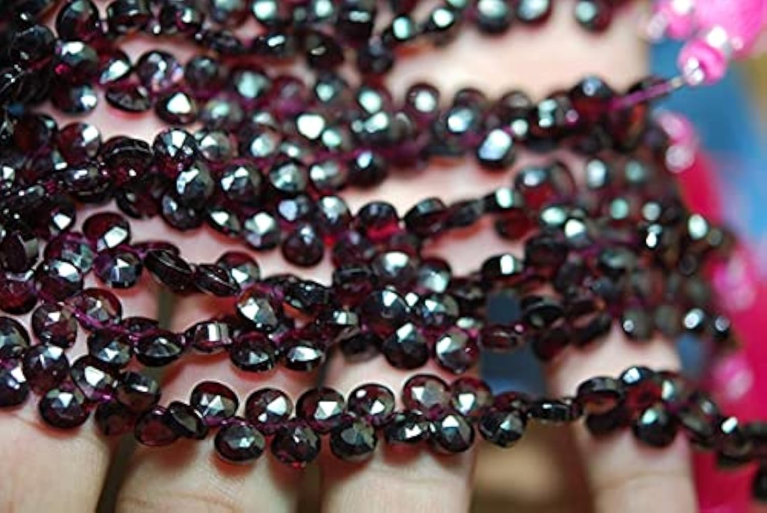 Grenat rouge perle cœur facetté 6mm pour fil de collier et bracelet d'art