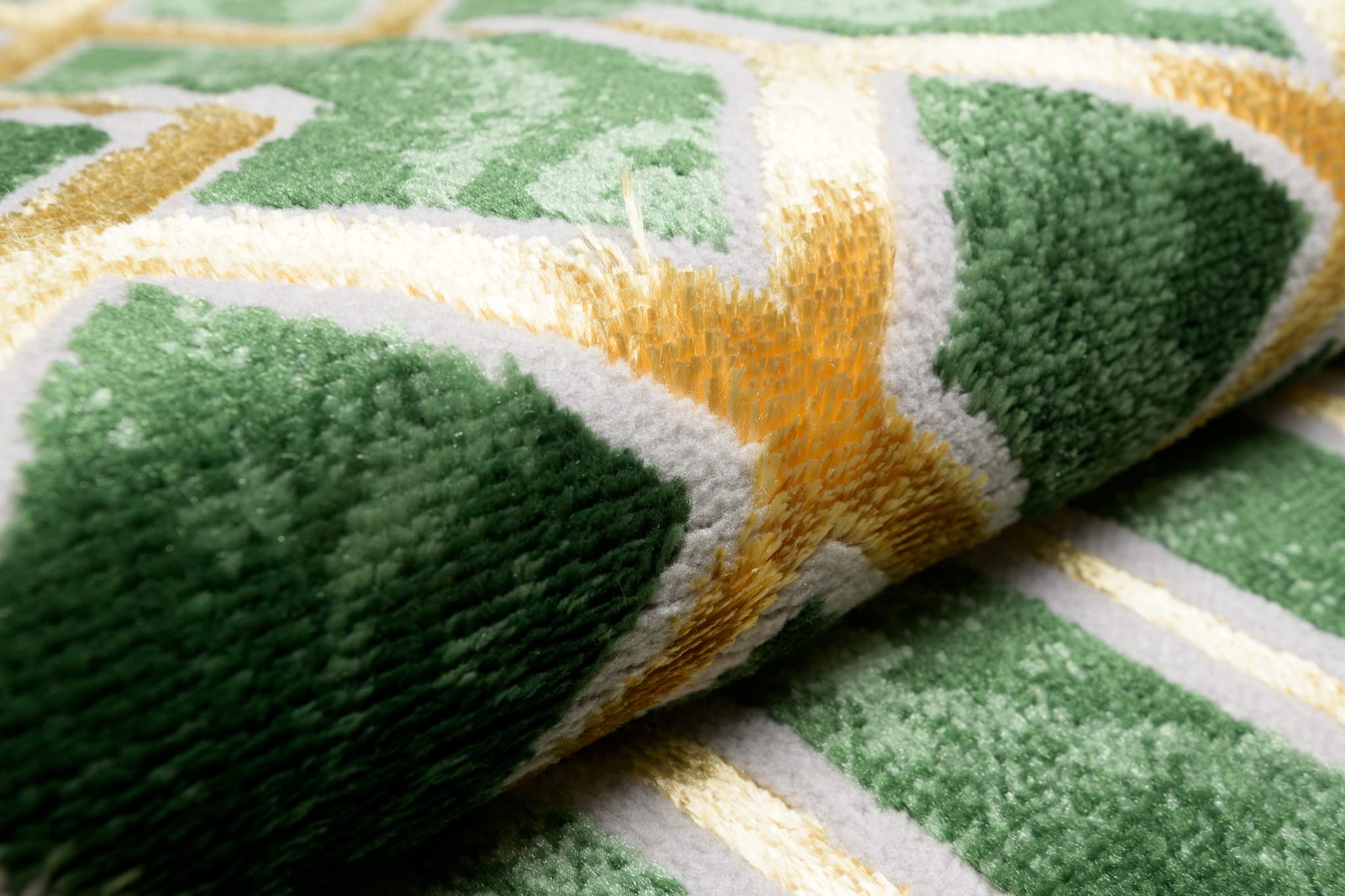 TAPISO Turmalin Tapis de Salon Chambre Salle à Manger Ado Bureau Entrée Design Moderne Vert Or Brillant Moucheté Hexagones Géométrique Intérieur Doux Poils Ras 80 x 150 cm