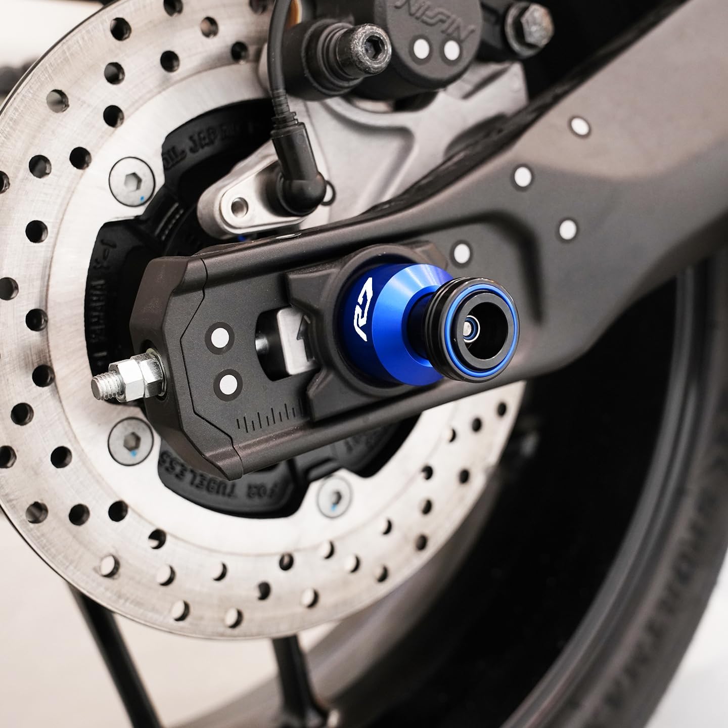 Compatible With 2026 R7 YZF R7 2025 YZFR7 2024 2023 2022 R7 Accessories Motorcycle Rear Wheel Frok Sliders Axle Crash Protector Swingarm Spools Stand Slider (Blue)
