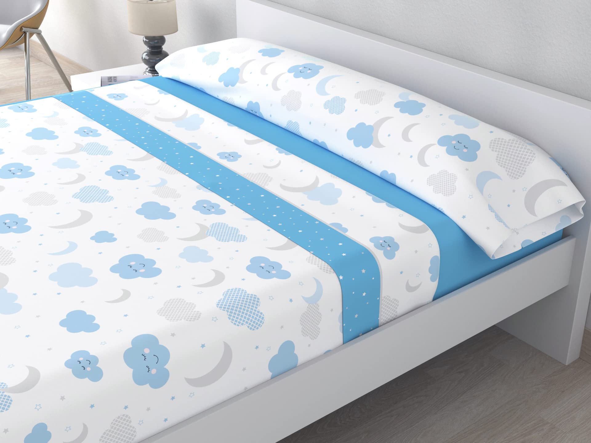 HM'S HOME'SECRET Juego de sábanas Infantiles Verano de Microfibra Transpirable Mod. Nubes Azul (Cama de 90 cm (90_x_190/200 cm))