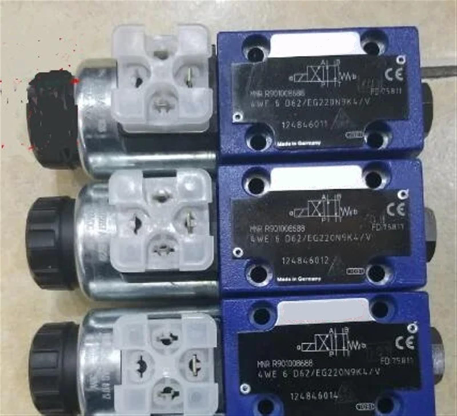 CXFCIHFT Solenoid Valve Hydraulic Valve MNR: R901008688 4WE6D62/EG220N9K4/V 4WE 6D6X/EG220N9K4/V 1PCS