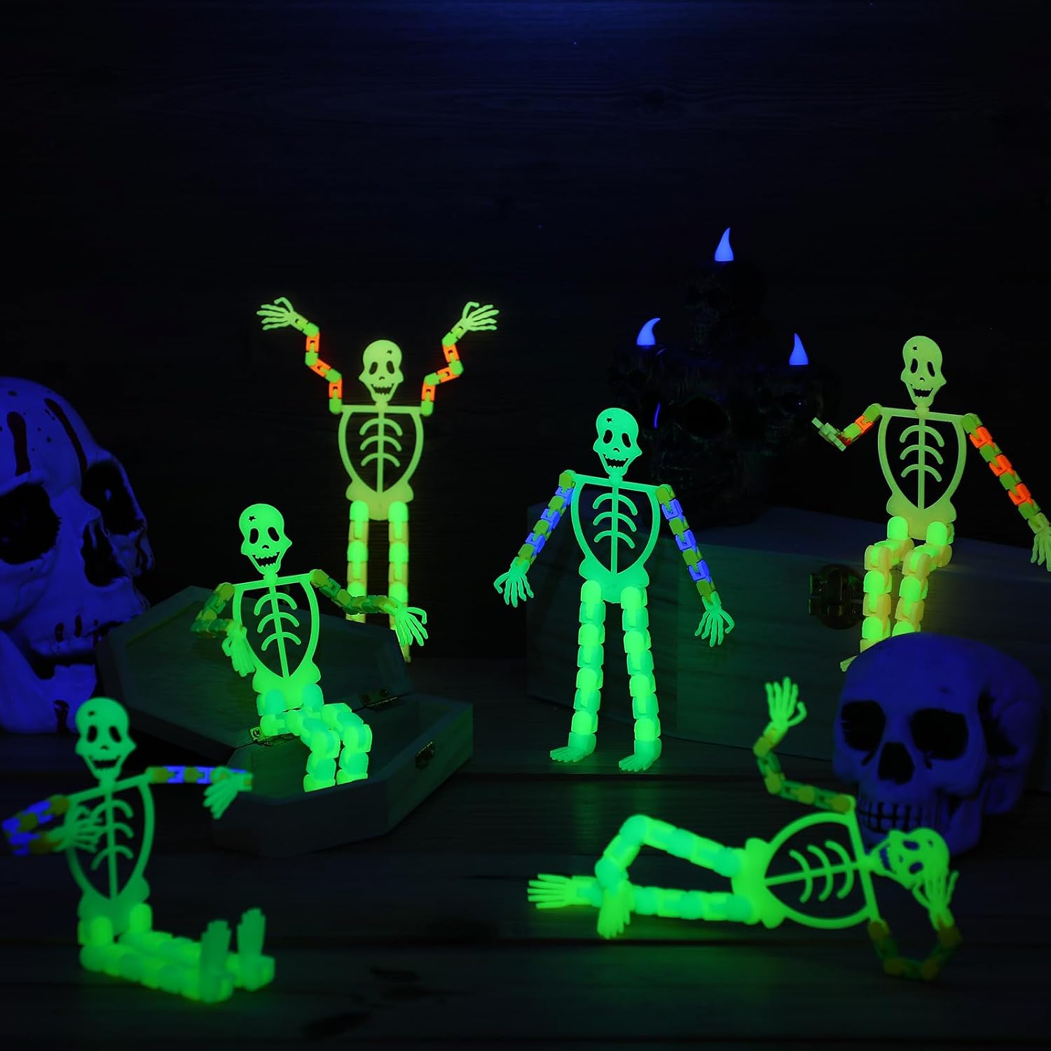 Poen 30 Pcs Halloween Skeleton Fidget Toys Glow in The Dark Skeleton Finger Sensory Toys Transformable Chain Toy Luminous Mobile Phone Rack Accessories for Stress Relief Party Favors