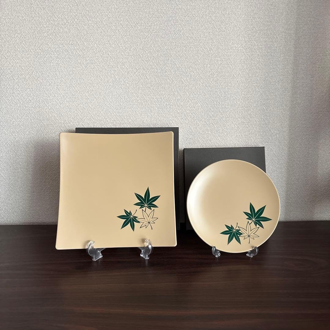 青紅葉 【未使用】山田平安堂 白漆 山田平安堂 漆器 宮内庁御用達 | たこを描いた丸皿 福を吸い寄せて離さない 2枚 角皿丸皿 食器