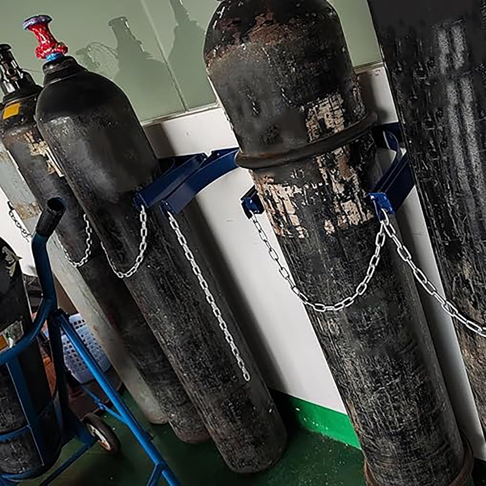 ZIMGOD Oxygen Tank Holder Gas Cylinder Wall Bracket with Screws and Safety Chain Supported, Steel Oxygen Transport Cart for School/Laboratory, Portable Propane Fixed Shelf(White)