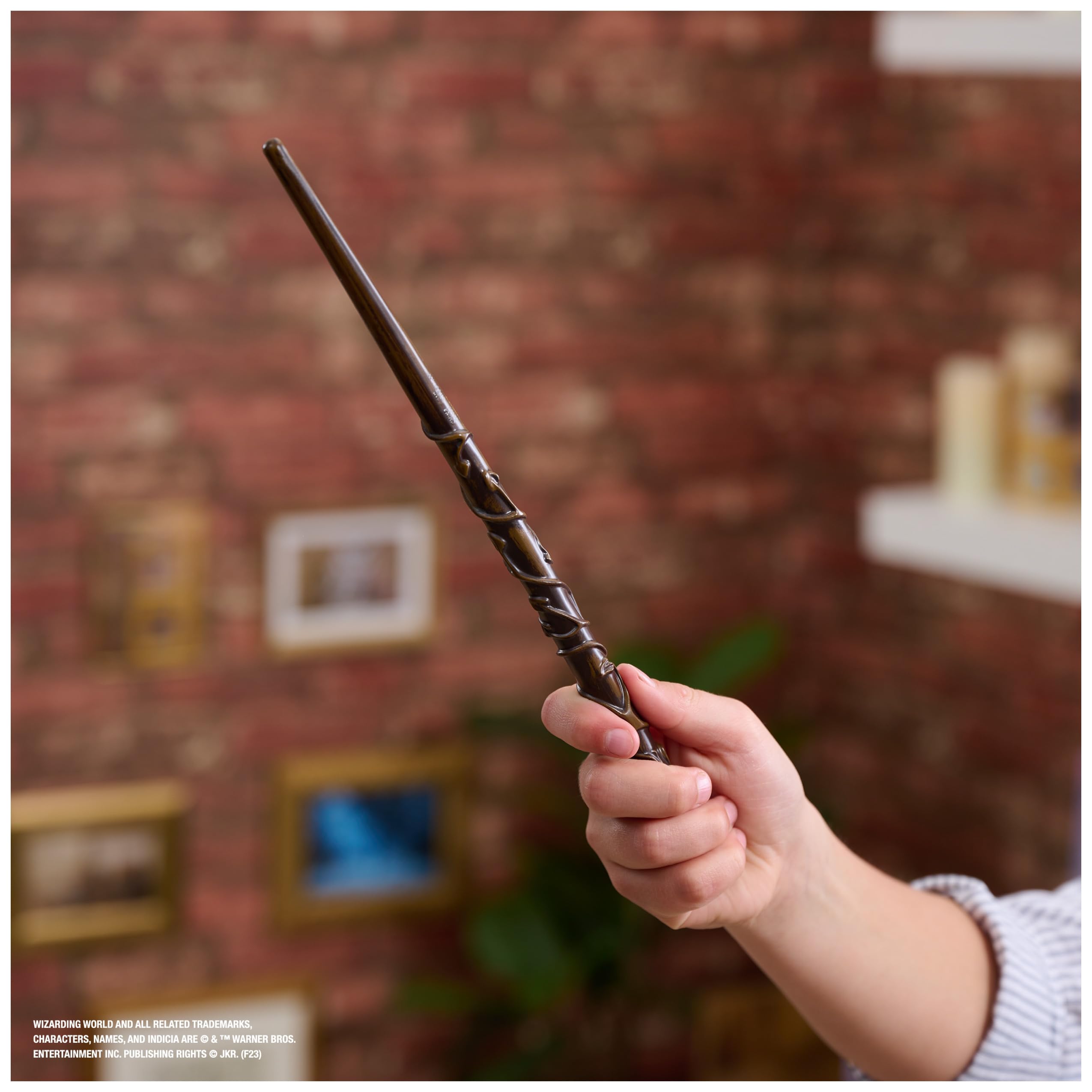 Wizarding World Harry Potter - Autentyczna różdżka Hermiona Granger z tworzywa sztucznego z uchwytem Hogwart, ok. 30,5 cm, zabawka dla dzieci od 14 lat, artykuł dla fanów, złoty