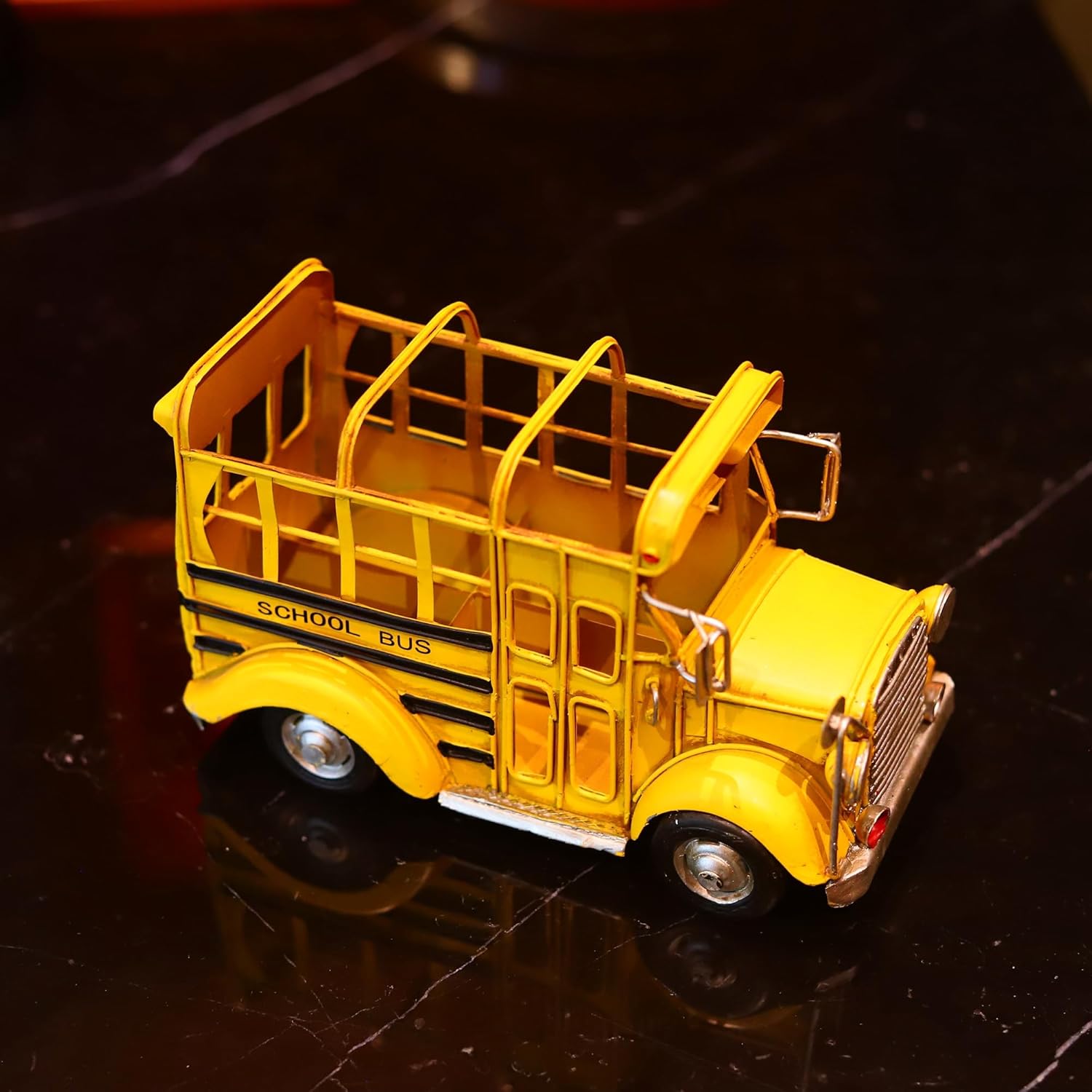 Retro Iron School Bus Model Pen Holder Pencil Pot Home Art Decor Desktop Decoration Ornaments for Office School Supplies