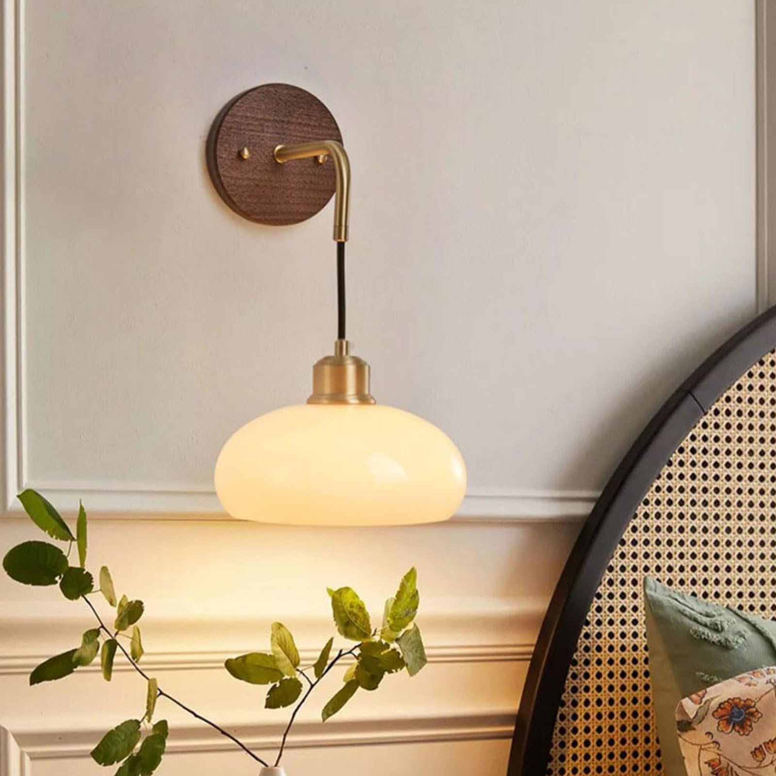 Regulowana Lampa ścienna W Stylu Retro Z Orzecha Włoskiego, Z Mosiężną Podstawą E27, Wiszącym Kloszem Z Kremowego Szkła, Odpowiednia Do Oświetlenia Ogrodu (1 Pack)