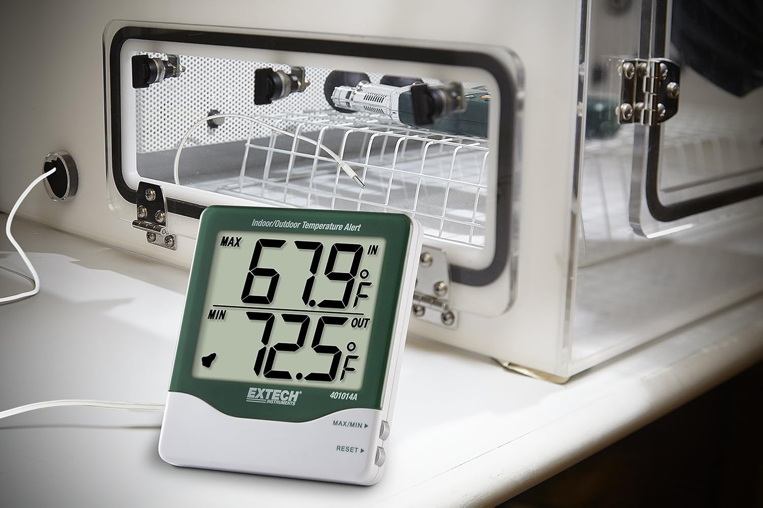 Extech 401014A Big Digit in/Outdoor Thermometer with Alarm