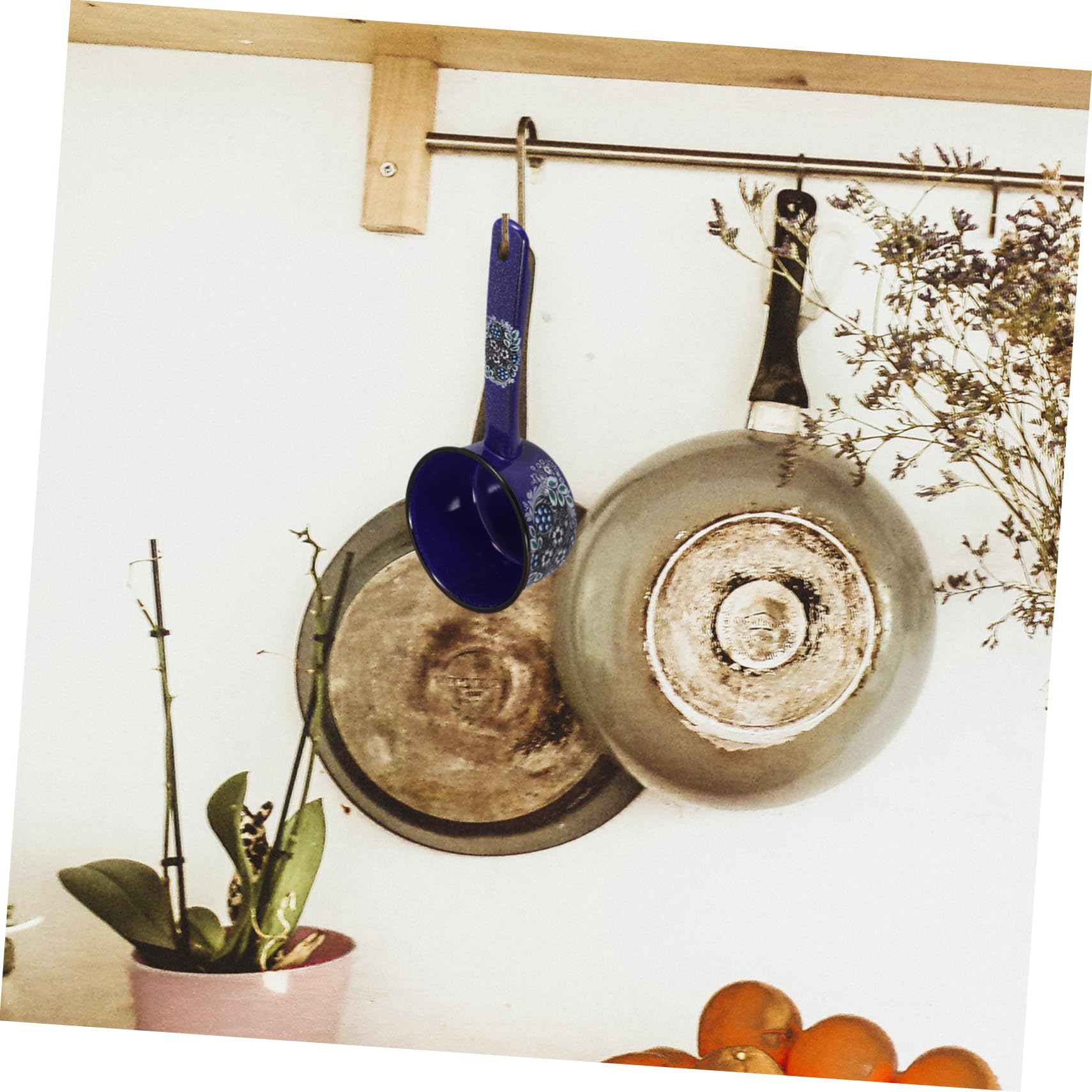 Vintage Emaille Wasserkelle 1 Stück Blau für Küche und Garten | Multifunktionskelle, für Wasser und Gemüse, Bequem zu Halten, Klassischer Stil mit Einzigartigem Design