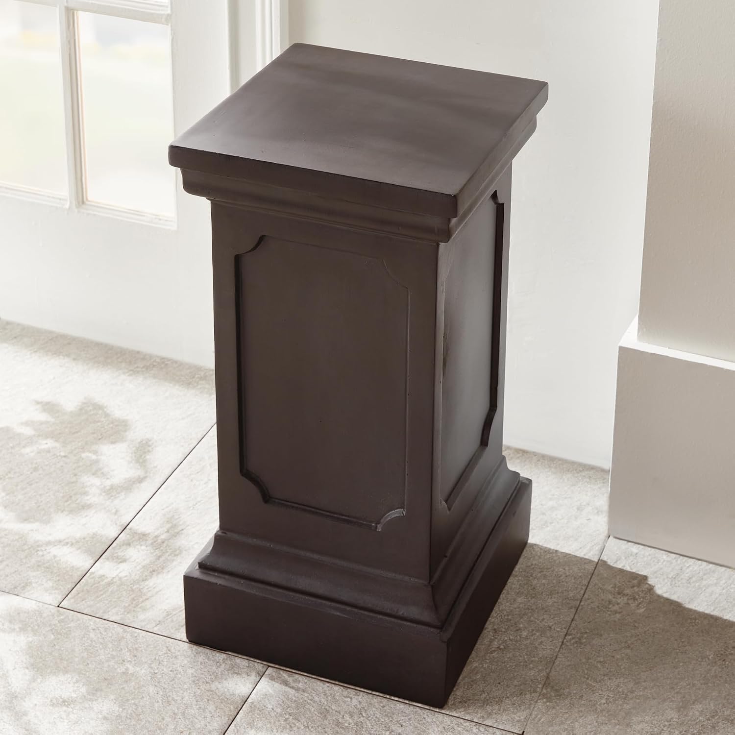Napa Home & Garden Fibreclay Chambers Pedestal Short Short Black