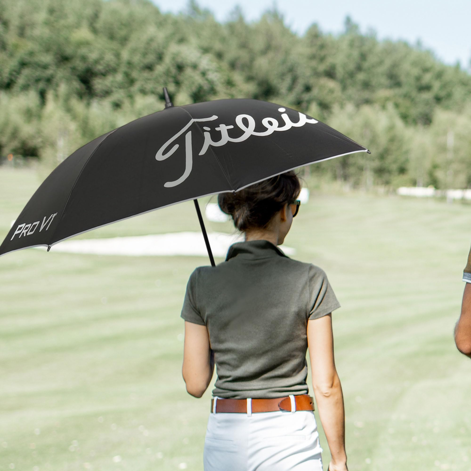 Amazon.com : Titleist Tour Lightweight UV Umbrella Black : Sports