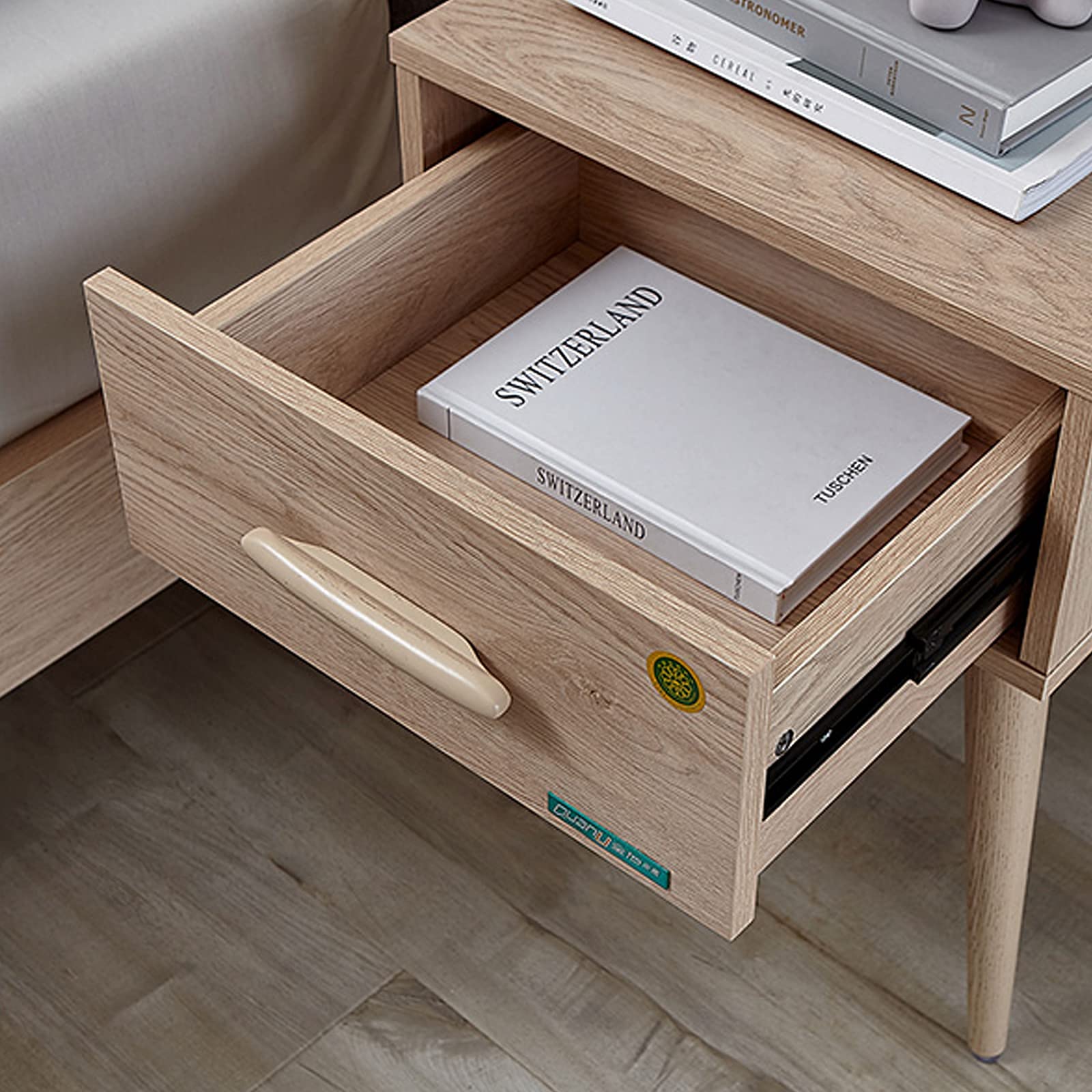 Amazon｜ヴィンテージ木製ベッドサイドテーブル、ハイレッグBBedside