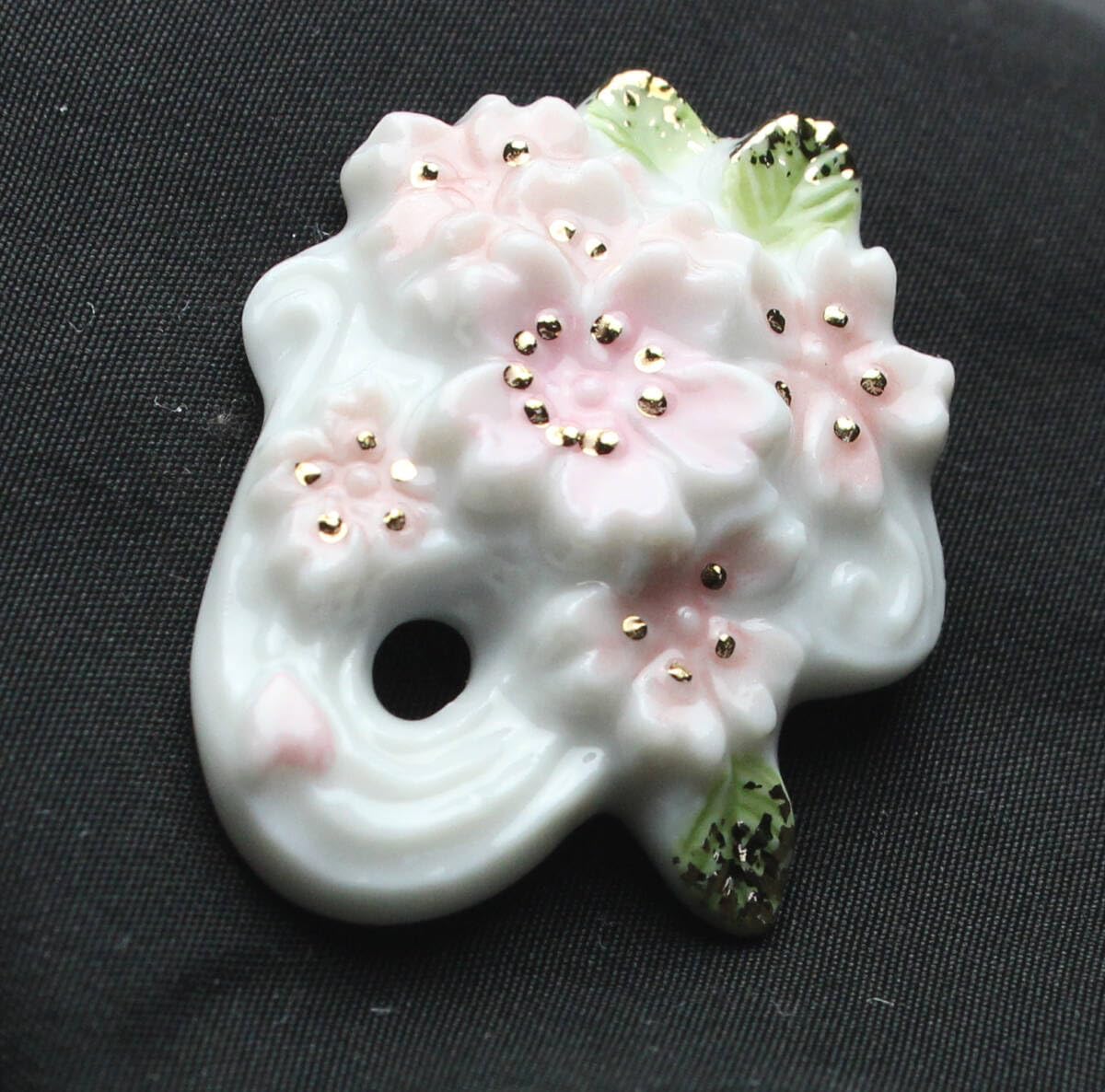 LARDINI 花のモチーフ ブローチセット LARDINI 花のモチーフ ブローチセット LARDINI 花のモチーフ