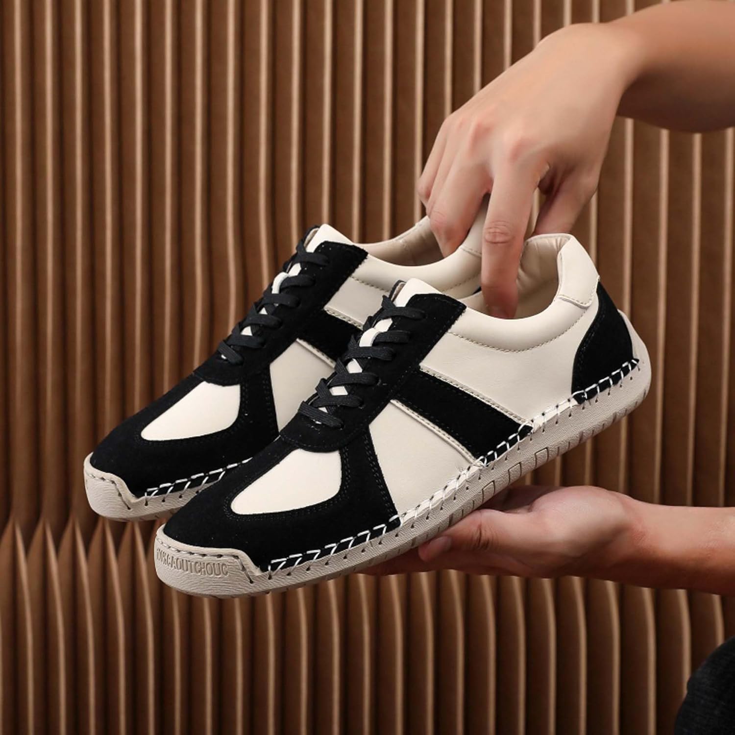 Men's Women's Skateboarding Shoes Lightweight Comfortable Fashionable Casual Flat Walking Shoes Non-Slip Soft Outdoor Running Fitness Work Casual Sneakers