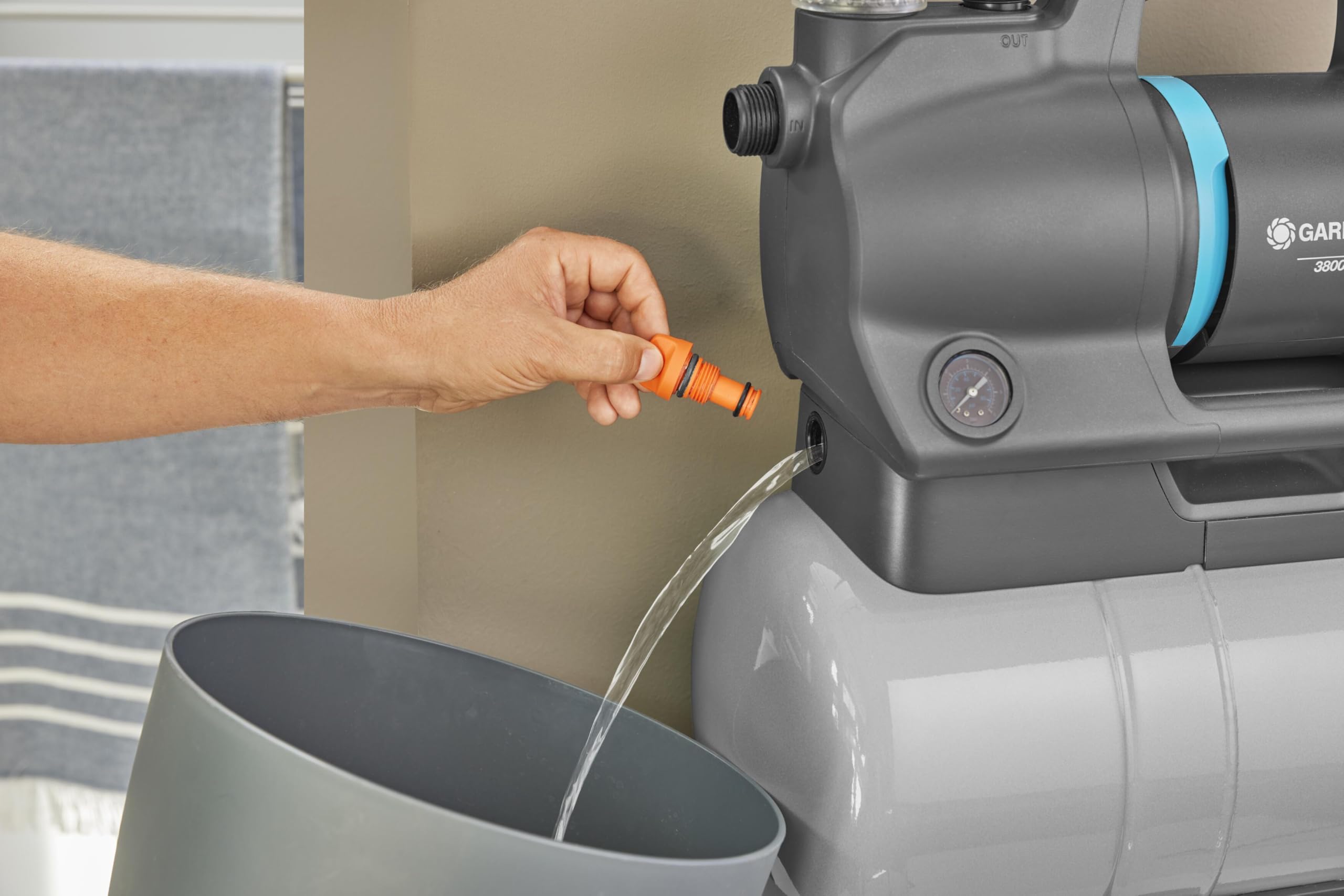Gardena Autoclave 3900 Silent: pompa con serbatoio d’acqua di 21 l e filtro integrato, portata 3900 l/h, pressione 4,3 bar, silenziosa, esente da manutenzione (9066-20)
