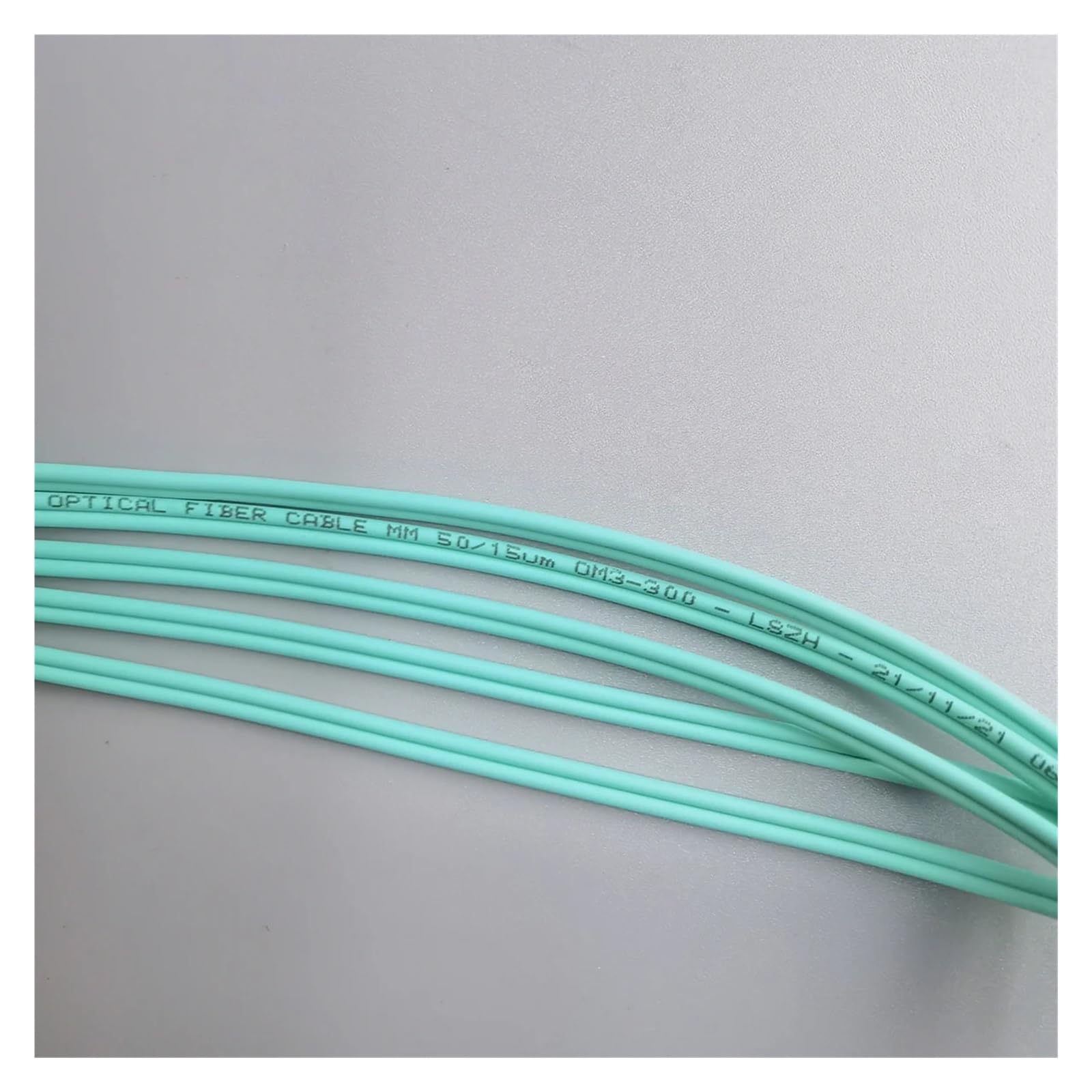 Câble fibre optique intérieur 300 cm LC/UPC OM3 LSZH FTTH multimode duplex