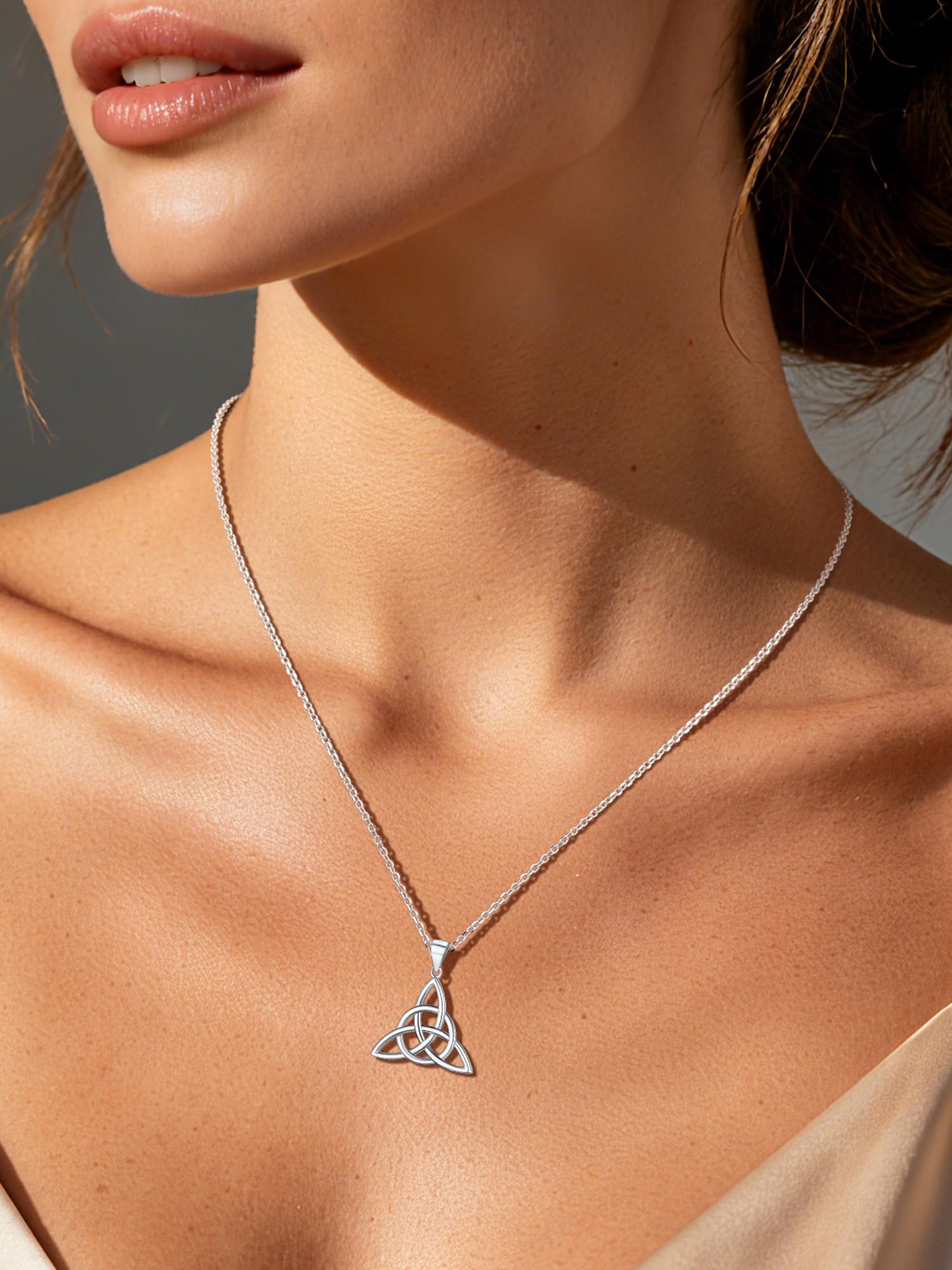 ChicSilver Collar Celta Mujer Plata de Ley 925 Colgante Trinidad Triqueta Irlanda de Amor Eterno Joyería Irlandesa de Amuleto