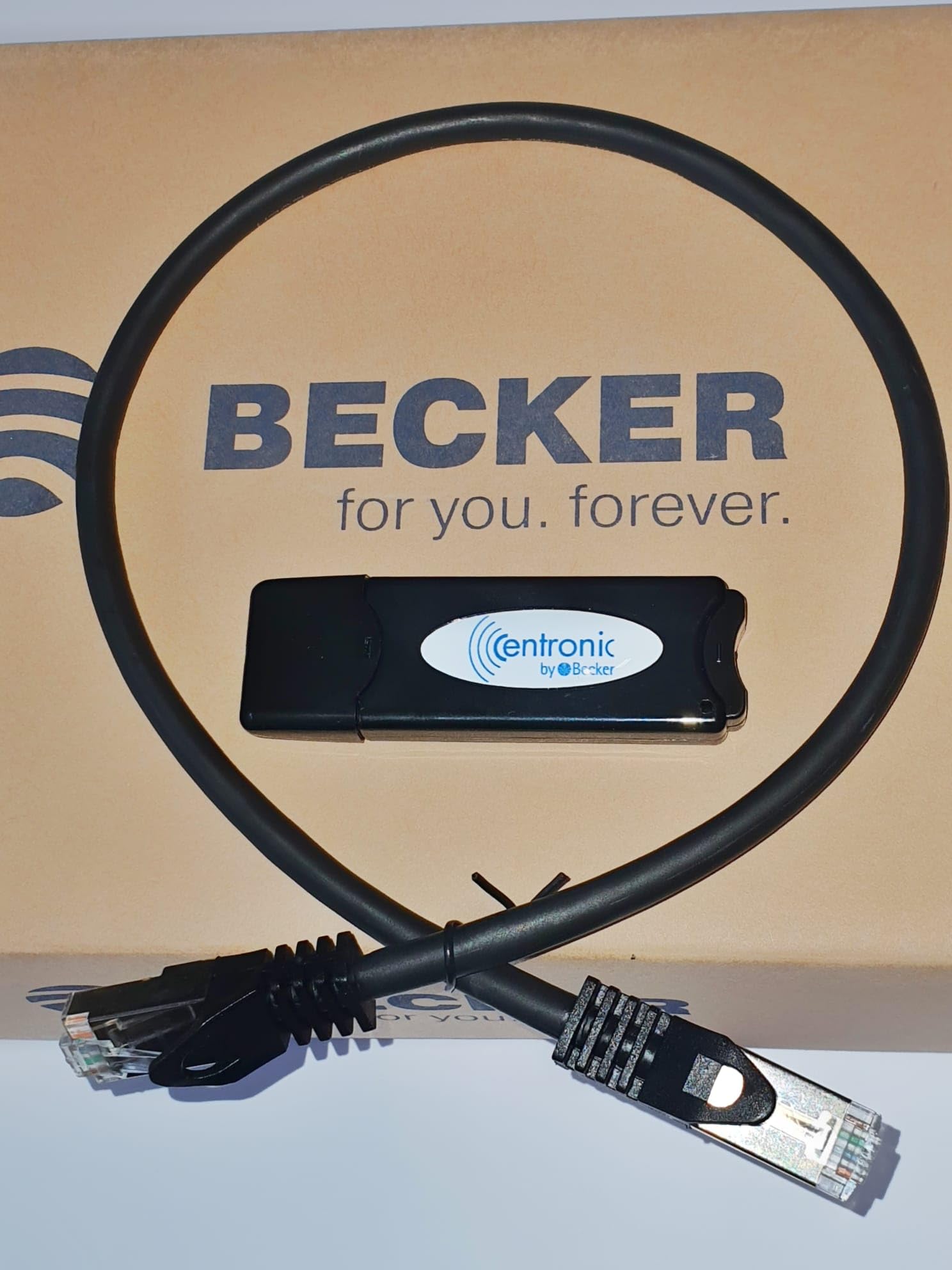 Becker CentralControl CC41 Smart-Home Zentralsteuerung für C-Tronic und C-Tronic Plus (CC41 - inkl. USB-Funkstick Centronic) und TESO-Netzwerkkabel für optimale Datenübertragung