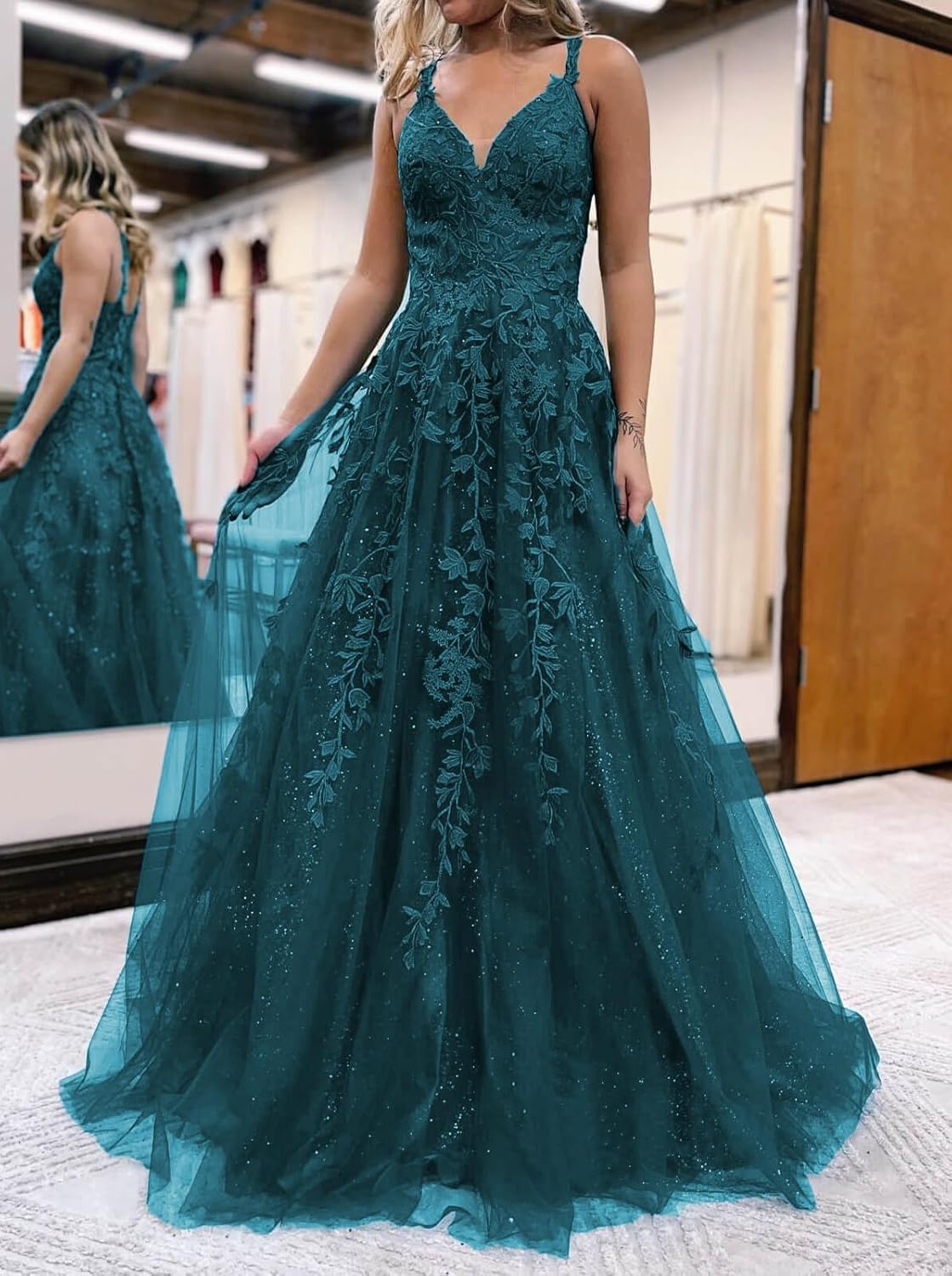 Women's Tulle Prom Dresses Long V Neck Spaghetti Straps Lace Appliques Glitter Formal Evening Party Gowns