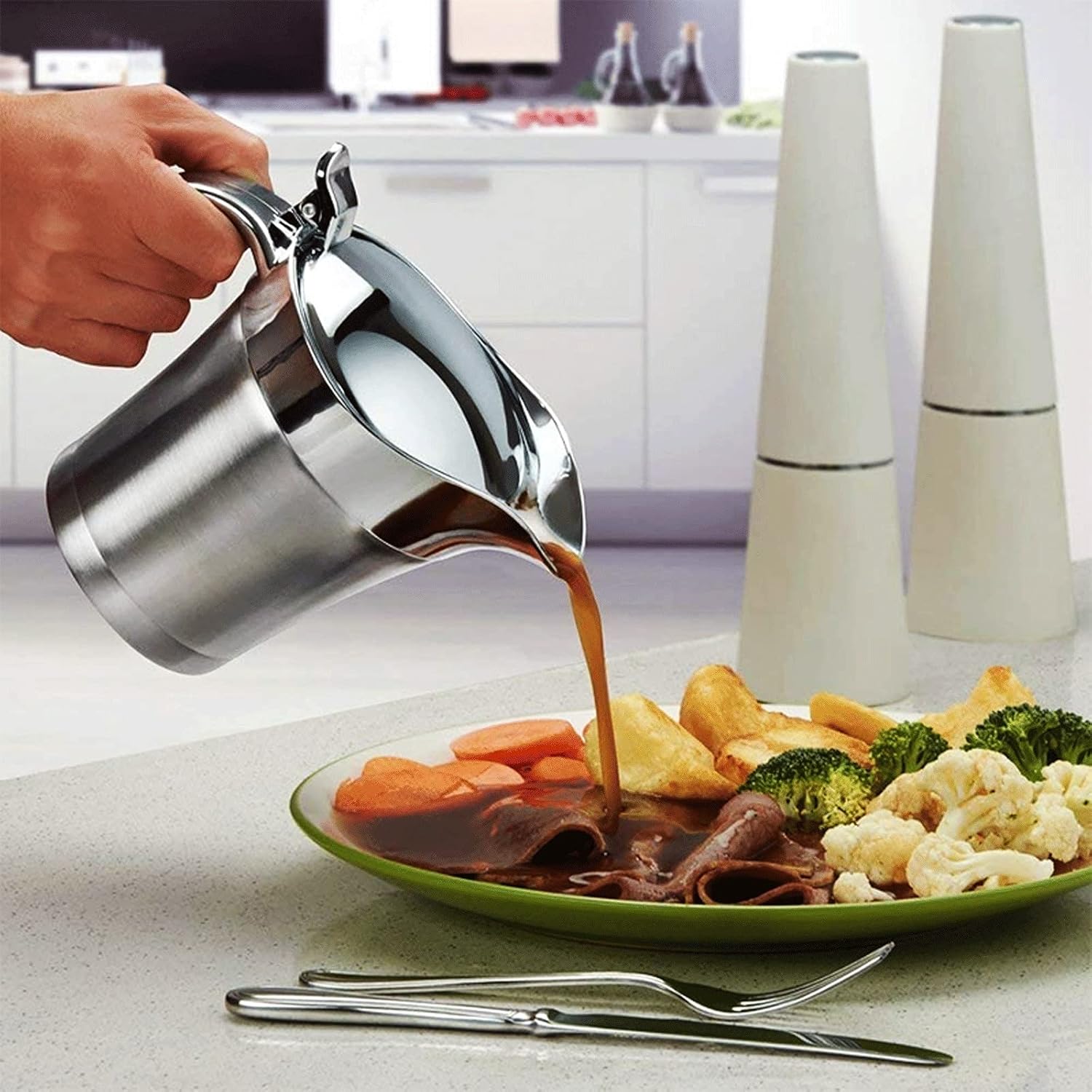 Gravy Bowl 15.2oz Gravy Boat Stainless Steel Sauce Boat Juice Bucket Suitable for Home Kitchen Restaurant Poting Bottle