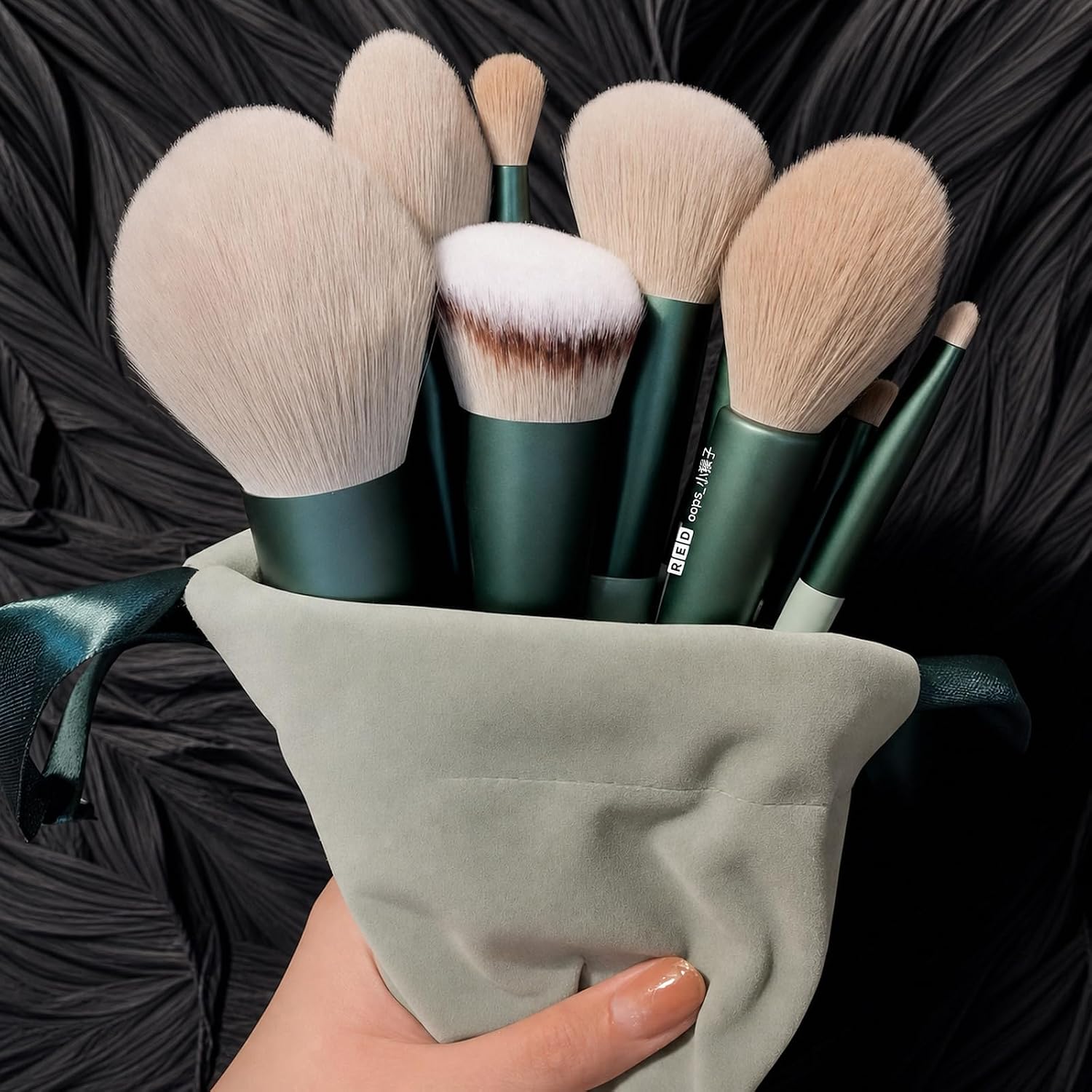 13 PCS Makeup Brush Set, Makeup Kit, Foundation Powder Concealers Eyeshadow Blush Makeup Brushes Make up Brushes Kit, Green