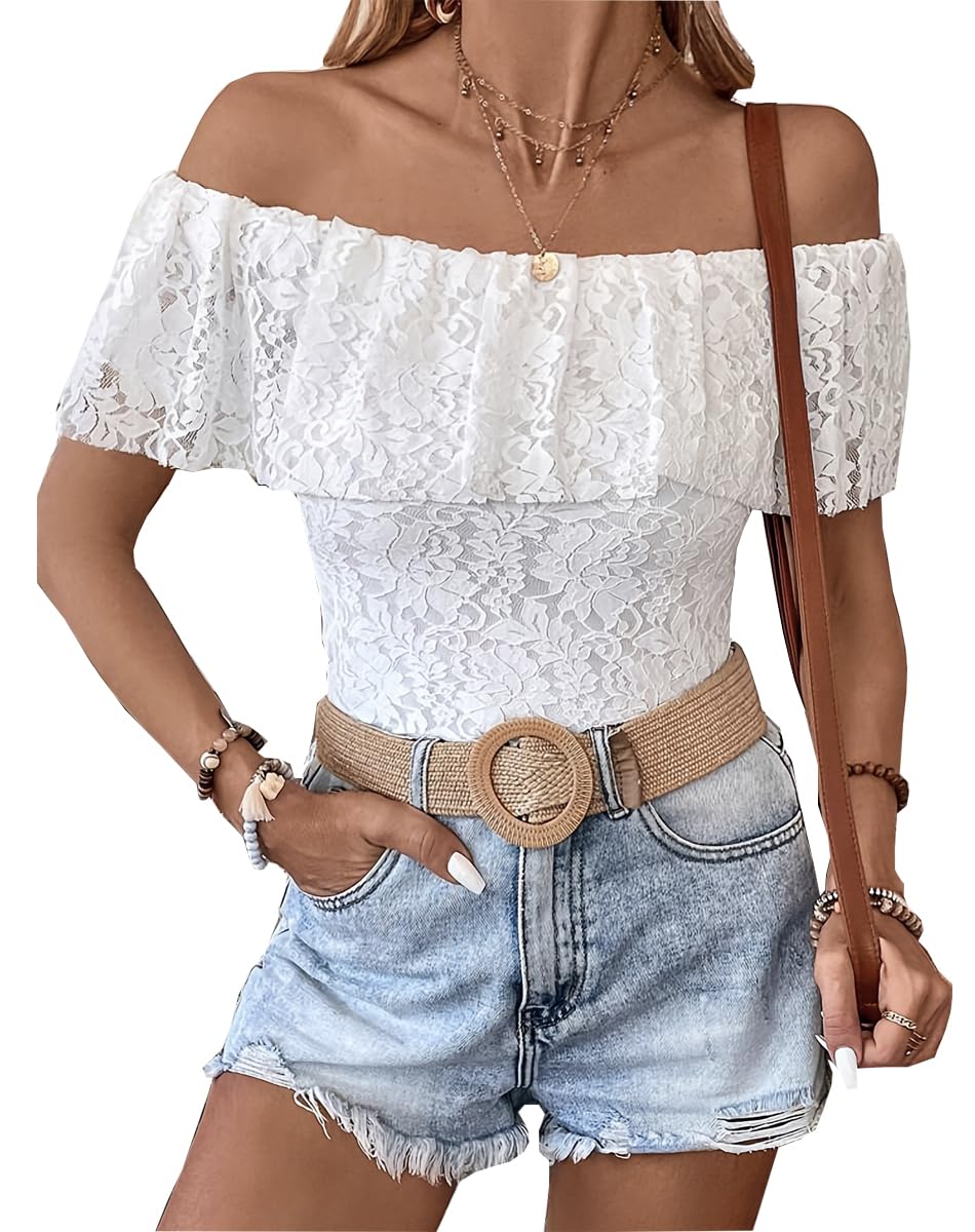 Camicetta da donna a maniche corte in pizzo bianco con spalle scoperte increspate slim fit