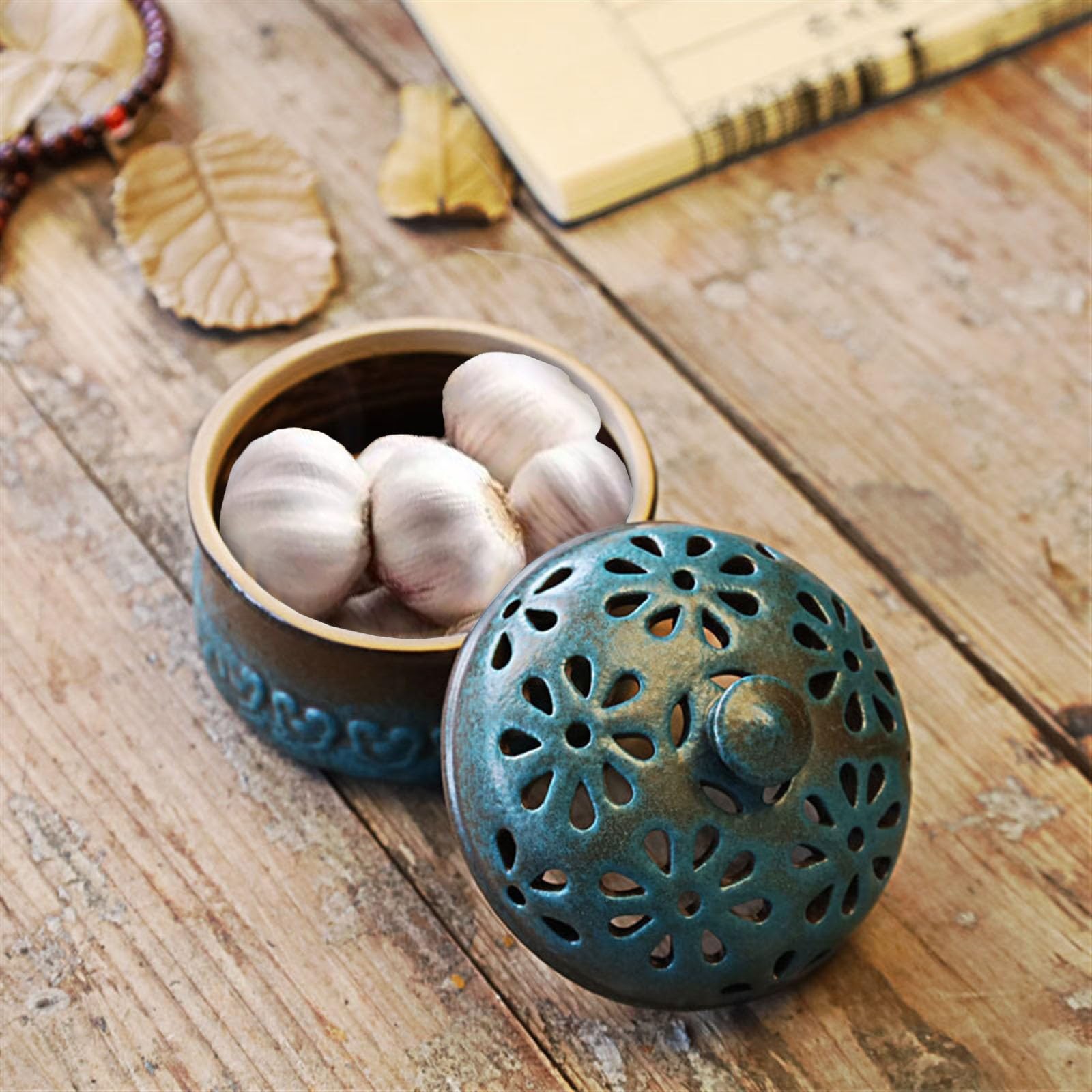 SXYAO Classical Hollow Garlic Keeper, Household Ceramic Multifunctional Garlic Holder, Kitchen Cooking Ornament Garlic Storage