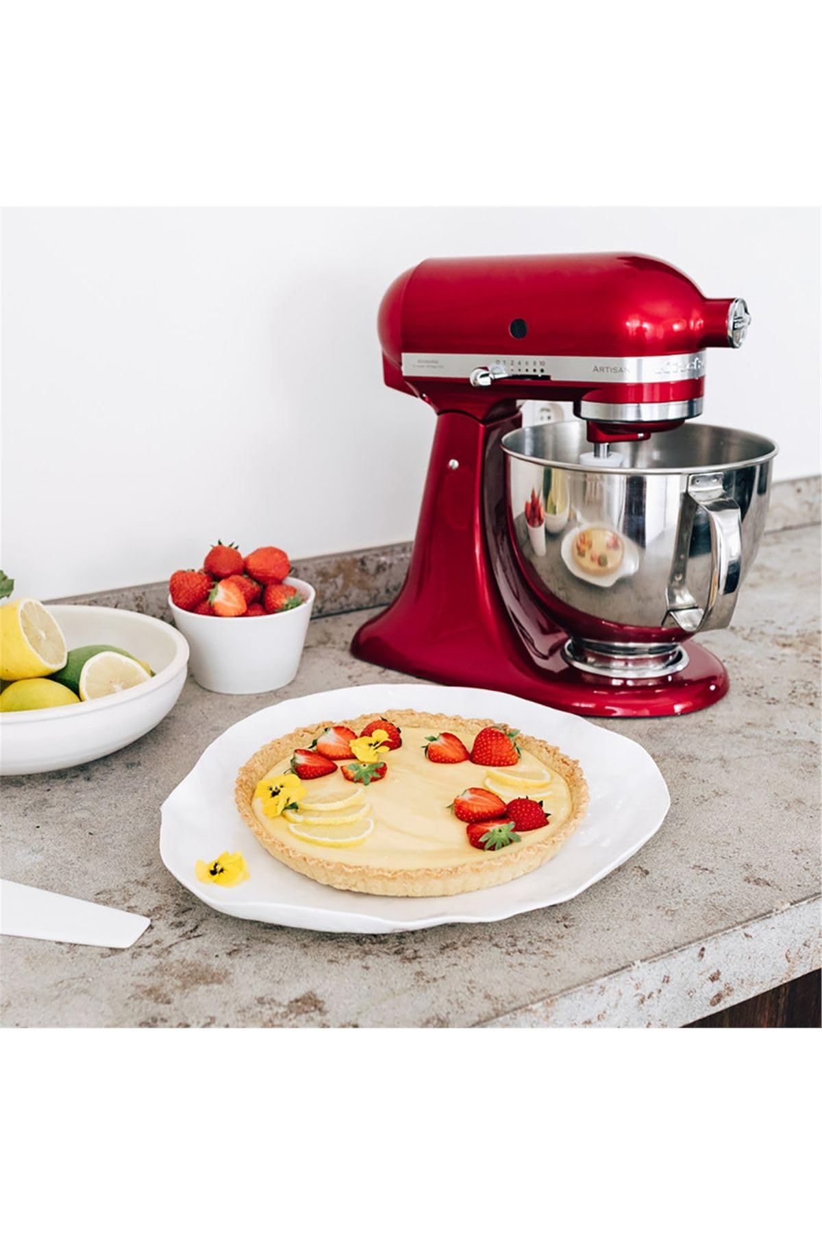 KitchenAid Robot de cocina Artisan – Procesador de alimentos basculante – Máquina amasadora con 2 cuencos y 3 accesorios de acero inoxidable – 4,8 L – Rojo manzana