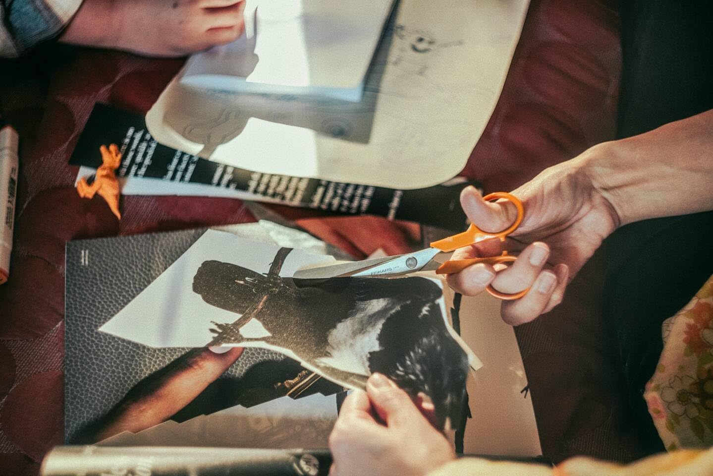 Fiskars Classic 1075054 Small Craft Universal Scissors, Right and Left-Handed, Total Length: 16 cm, Improved Ergonomic Handle, Quality Steel/Plastic, Orange