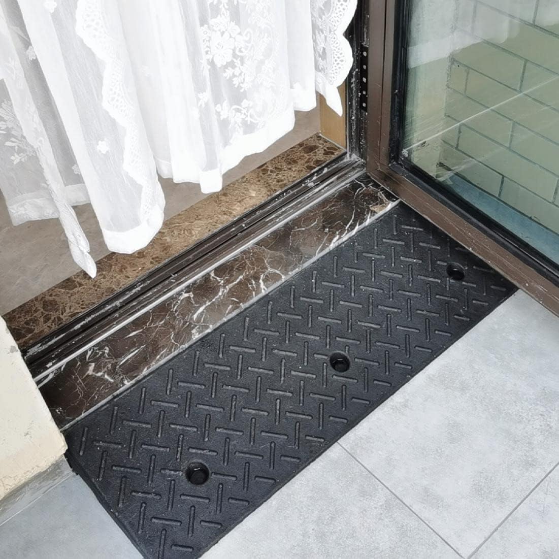 駐車場 段差スロープ 固定ネジ付属 階段用スロープ 段差解消スロープ 車椅子や車用 摩擦増加 転倒防止 ヘビーデューティ アシスト段