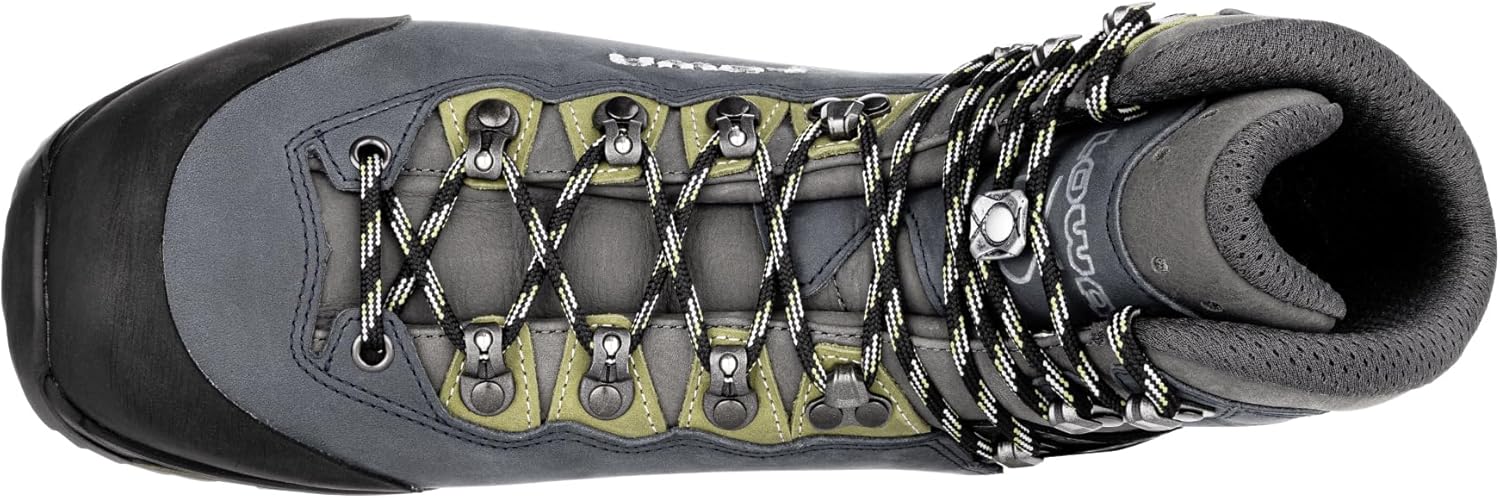 LOWA Camino Evo GTX Medium Boots