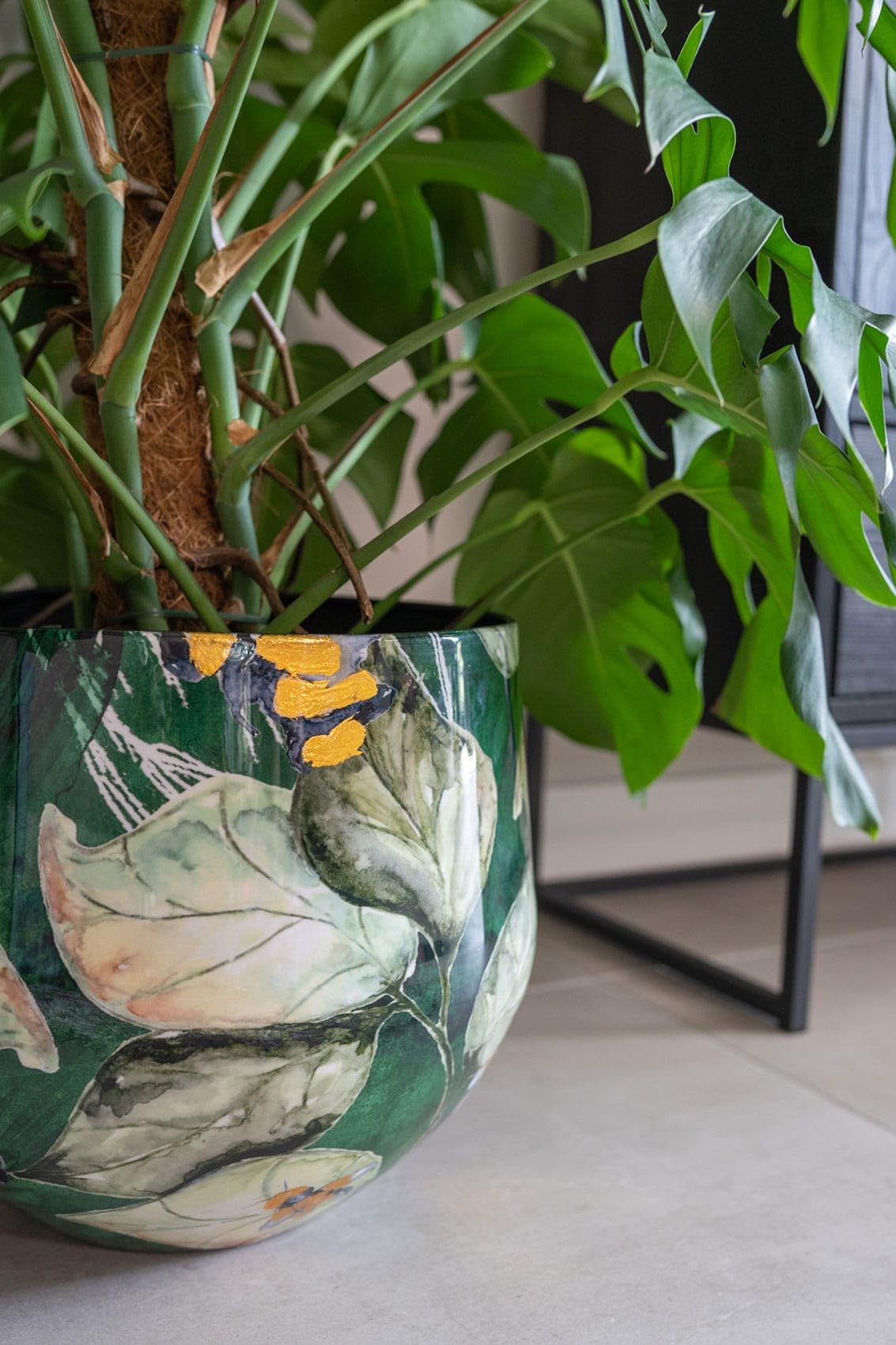 Pot Bee Green - 28x25 - Métal et époxy - Ouverture Ø28 - Design Haut de Gamme - pour l'intérieur - Fait Main - Conçu par Lammie