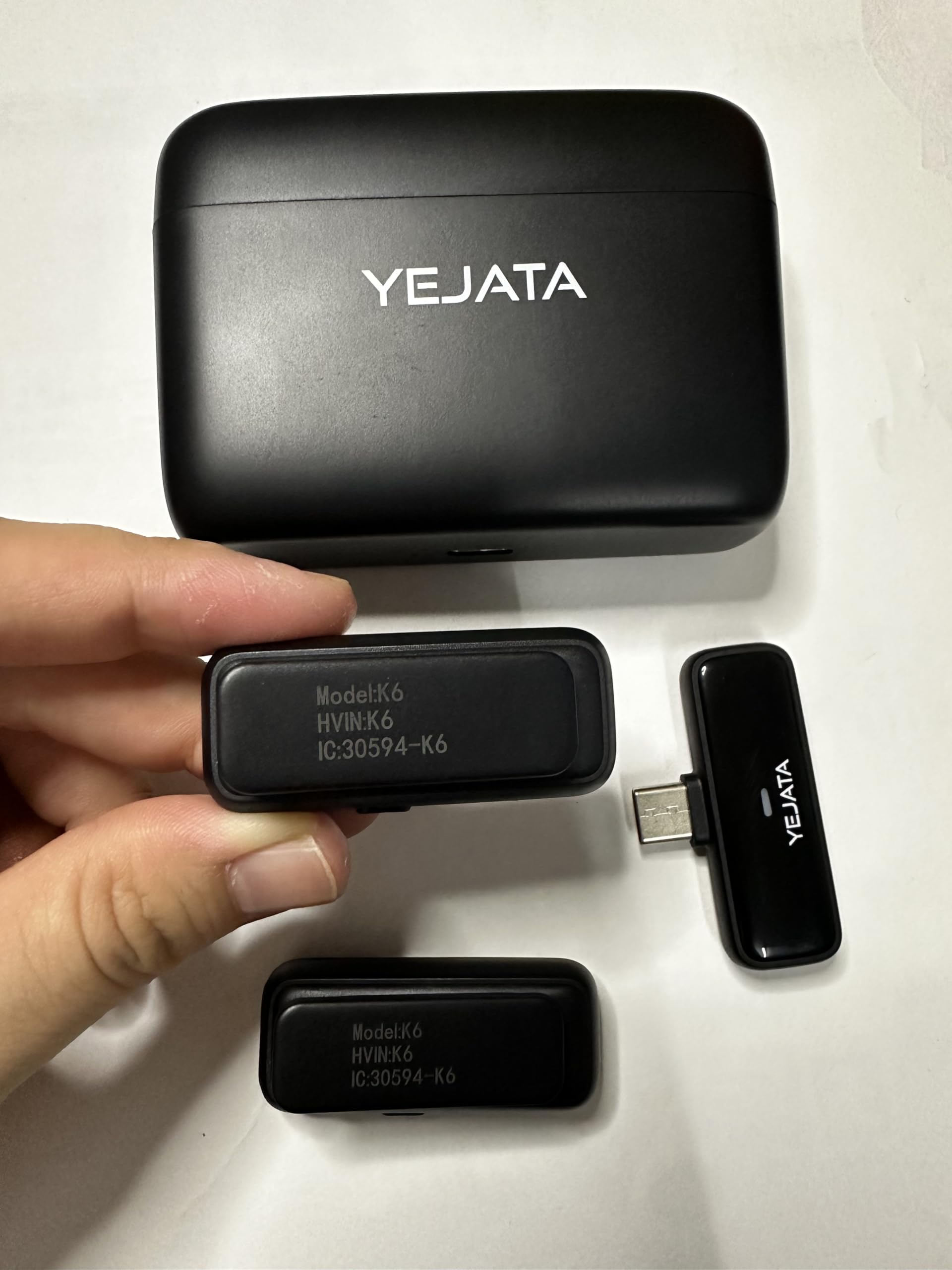 Micro Cravate pour téléphone avec émetteur, Affichage numérique et étui de Chargement 40 Heures, Microphone Cravate sans Fil avec Port USB Type C pour Enregistrement vidéo-Lot de 2