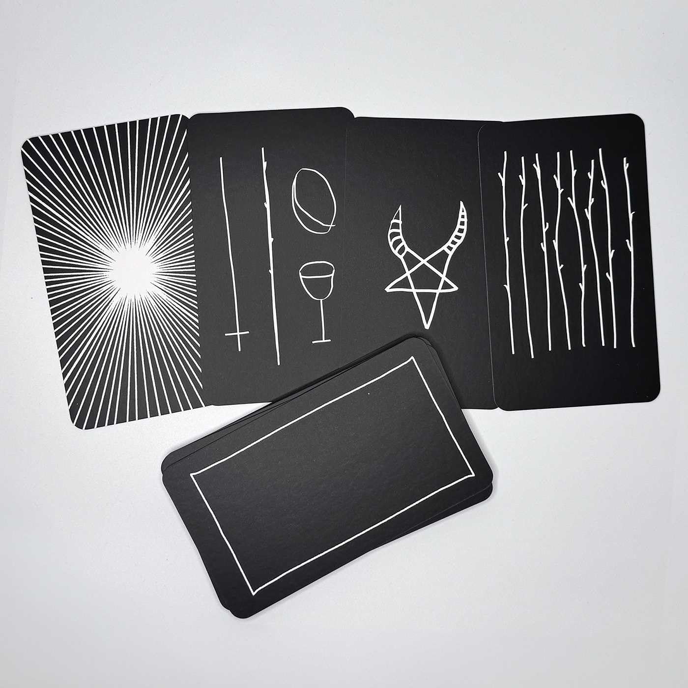 The Portent Tarot: Deck and Guidebook (Tarot/Oracle Decks)